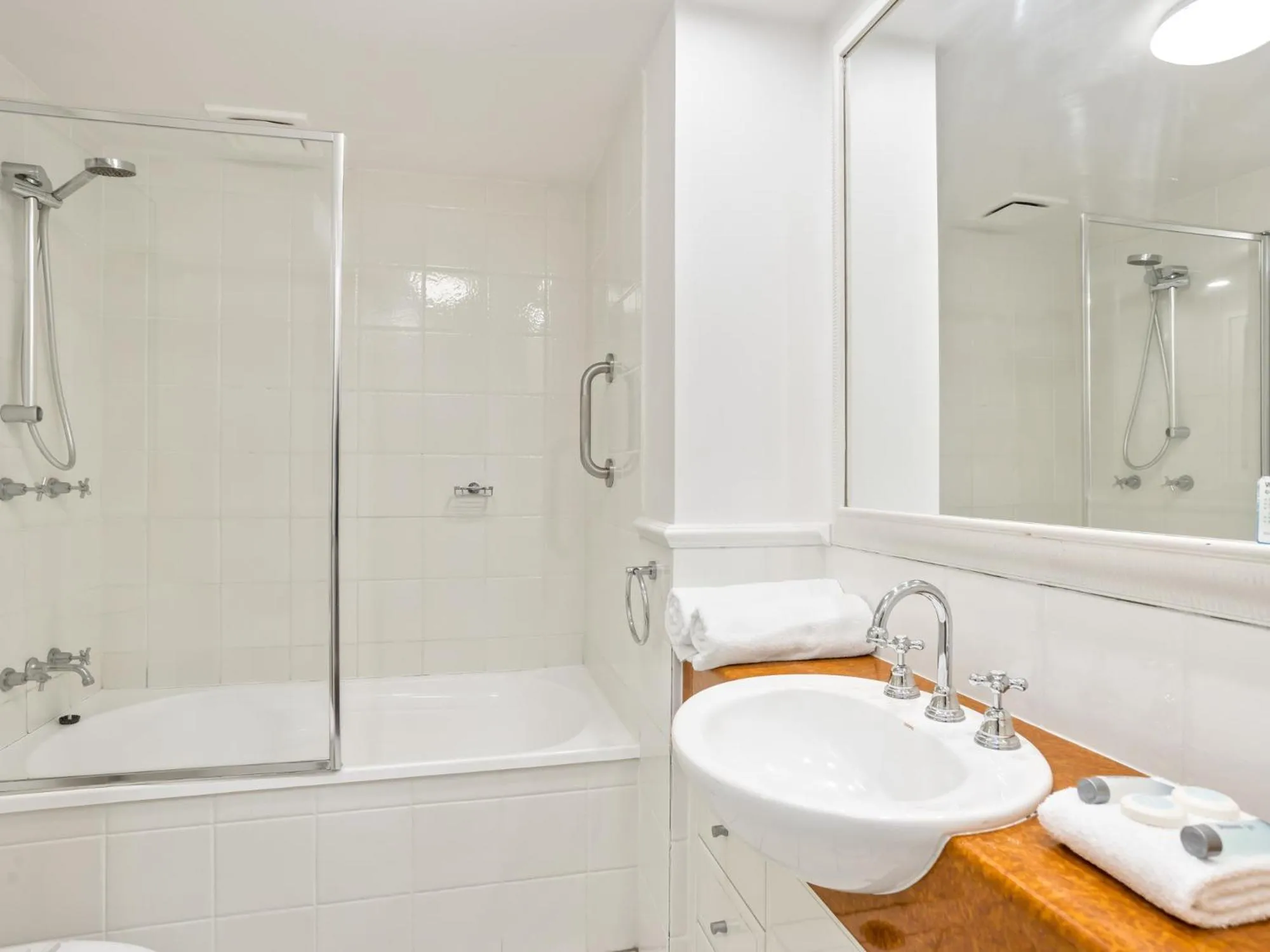 Bathroom in ULTIQA Burleigh Mediterranean Resort