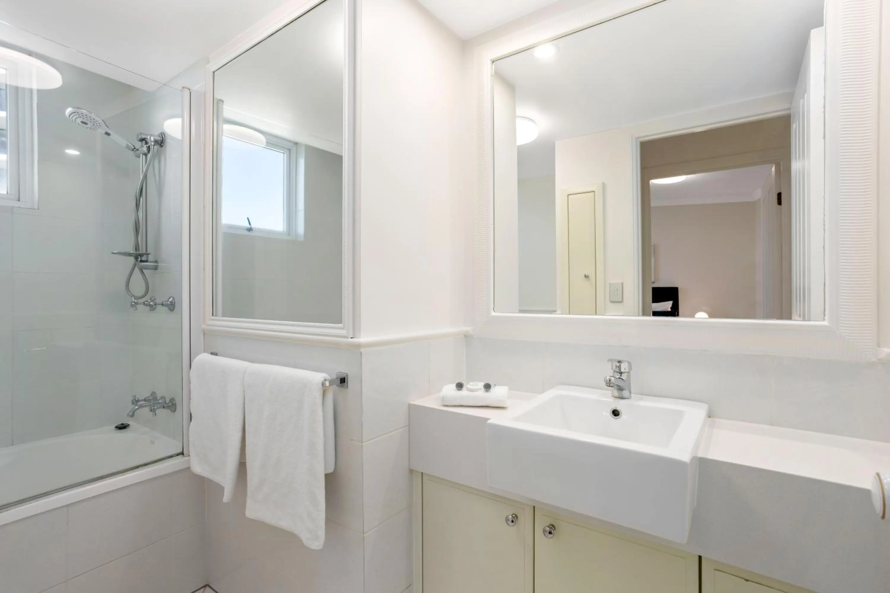 Bathroom in ULTIQA Burleigh Mediterranean Resort