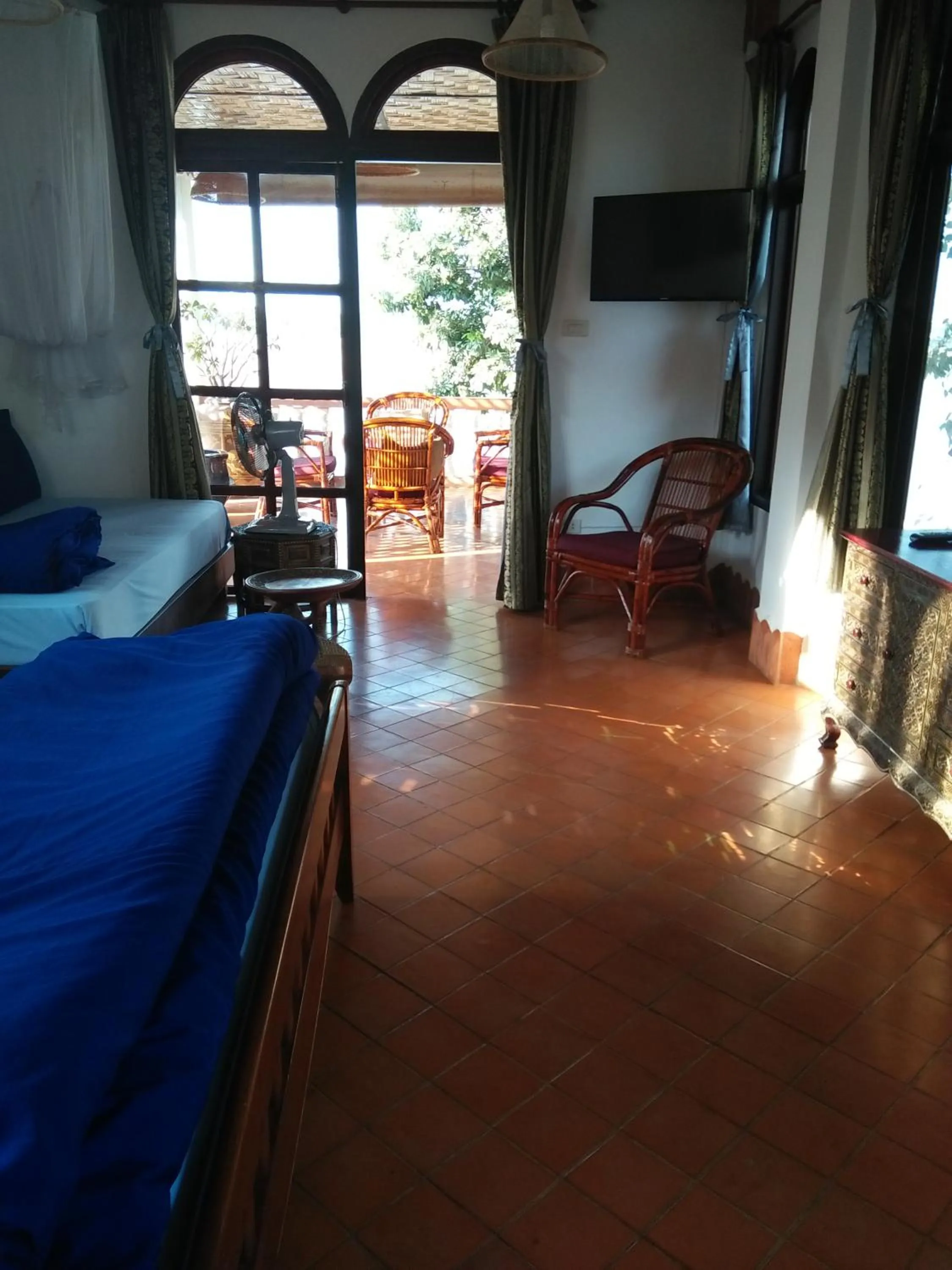 Decorative detail, Bed in Mut Mee Garden Guest House