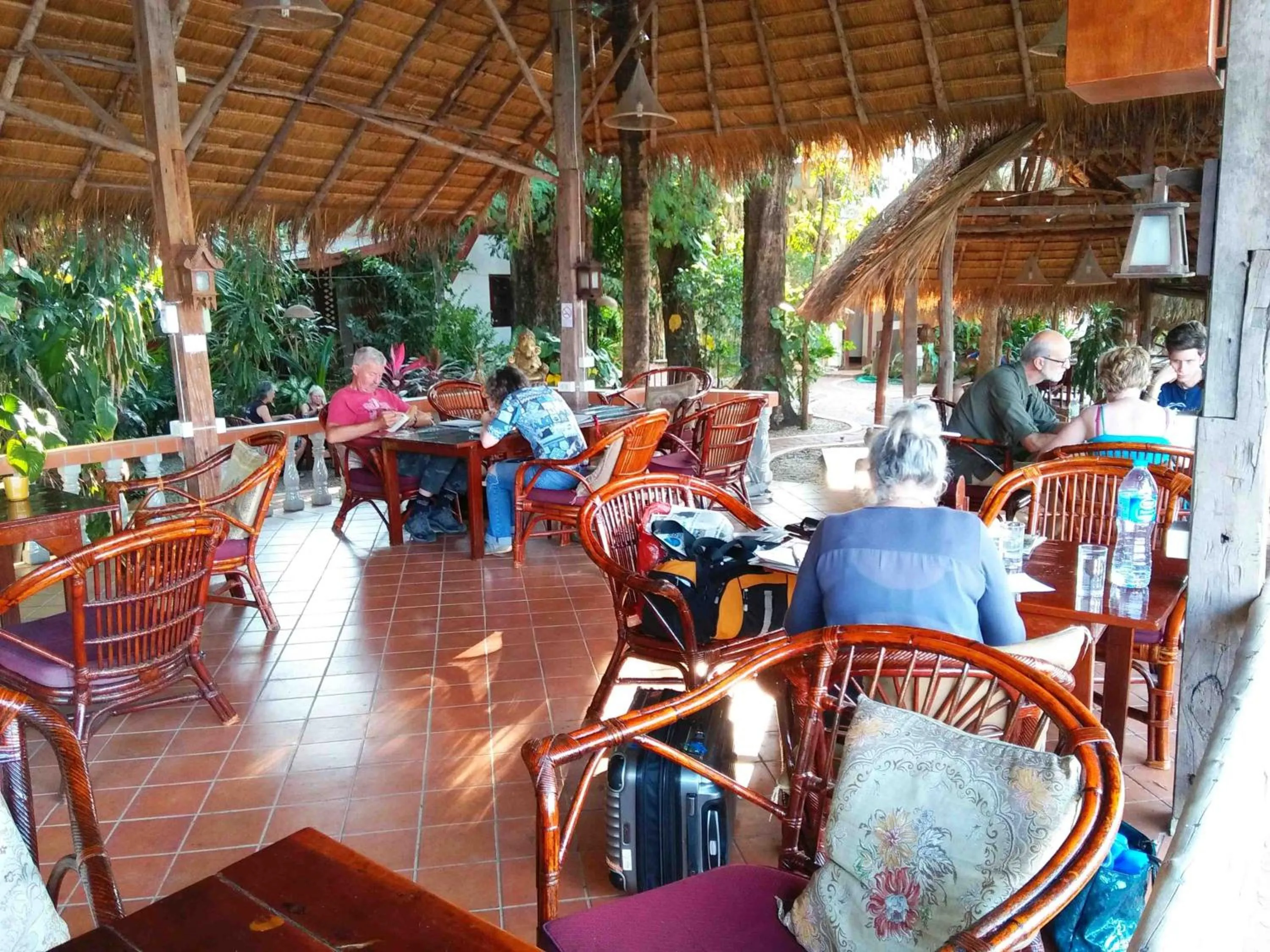 Restaurant/places to eat in Mut Mee Garden Guest House