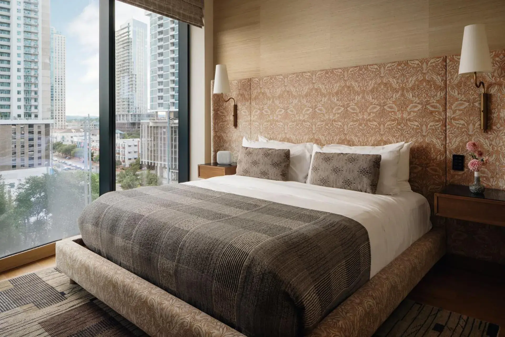 Bedroom, Bed in Austin Proper Hotel, a Member of Design Hotels Bedroom, Bed in Austin Proper Hotel, a Member of Design Hotels