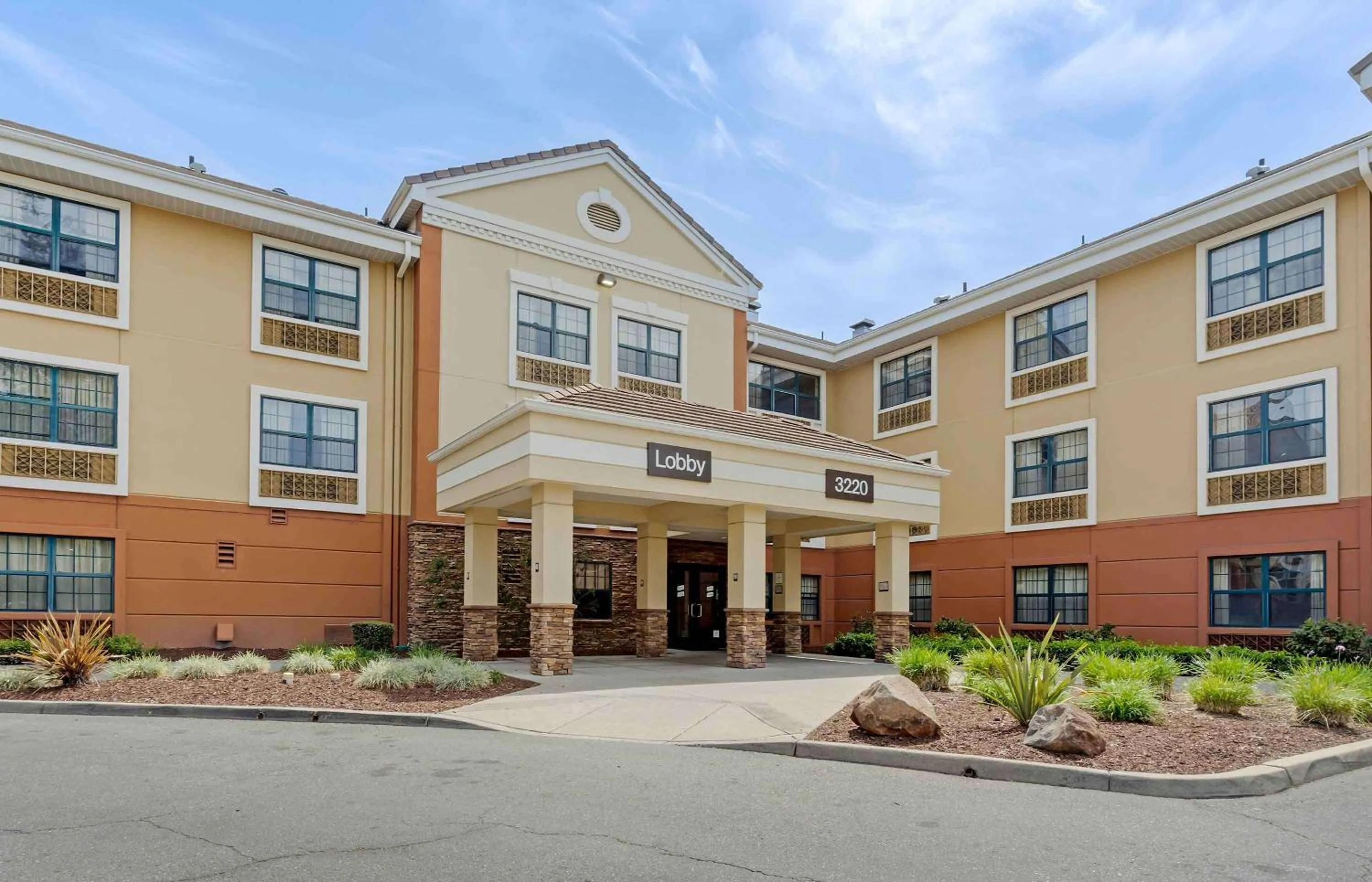 Property building in Extended Stay America Suites - Pleasant Hill - Buskirk Ave