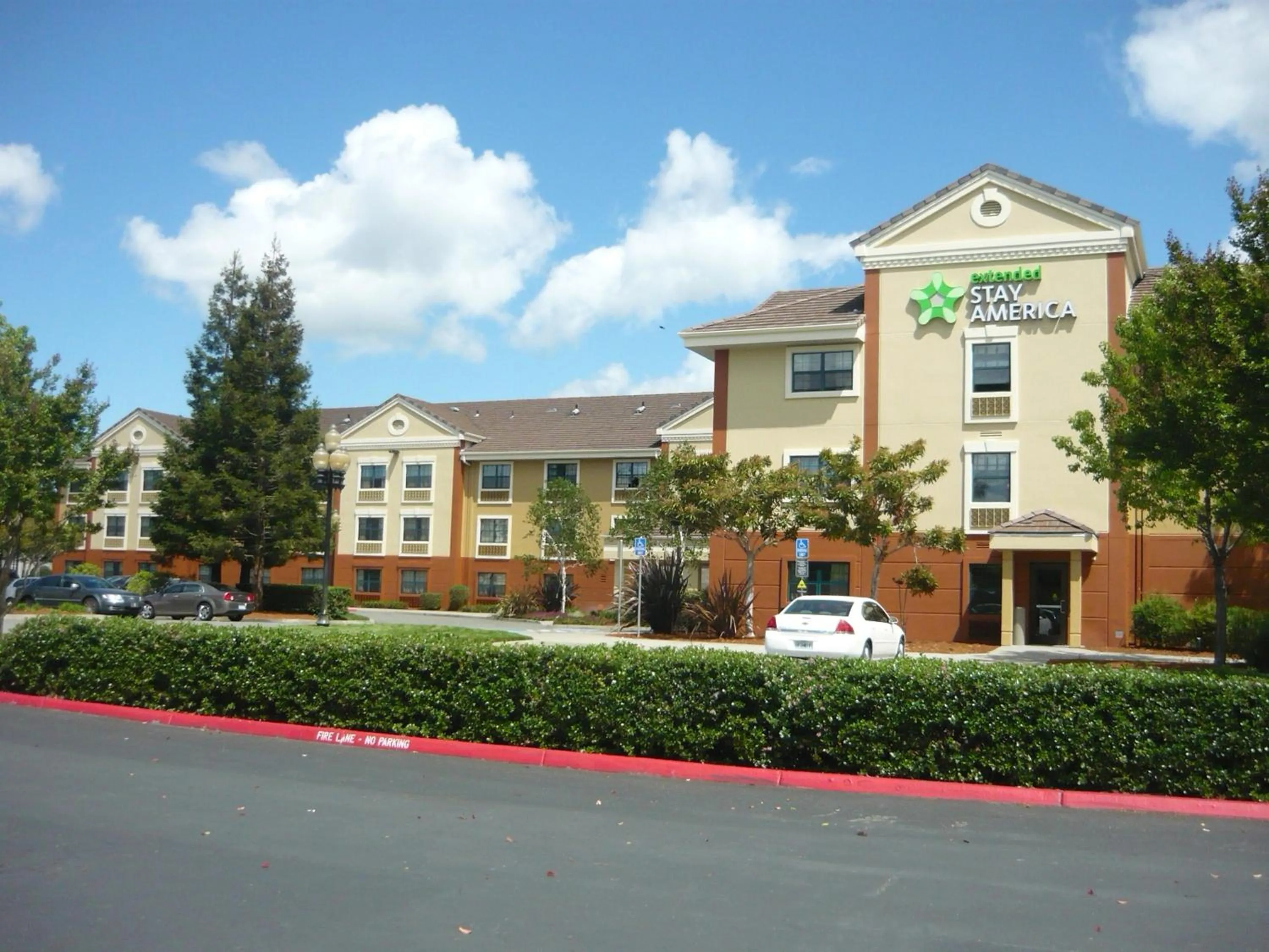 Property building in Extended Stay America Suites - Pleasant Hill - Buskirk Ave