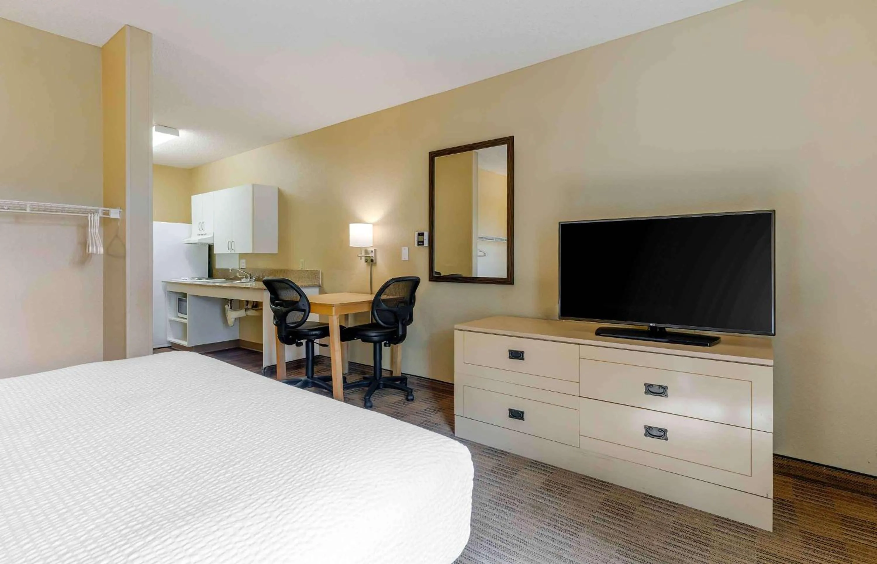 Bedroom, Bed in Extended Stay America Suites - Pleasant Hill - Buskirk Ave