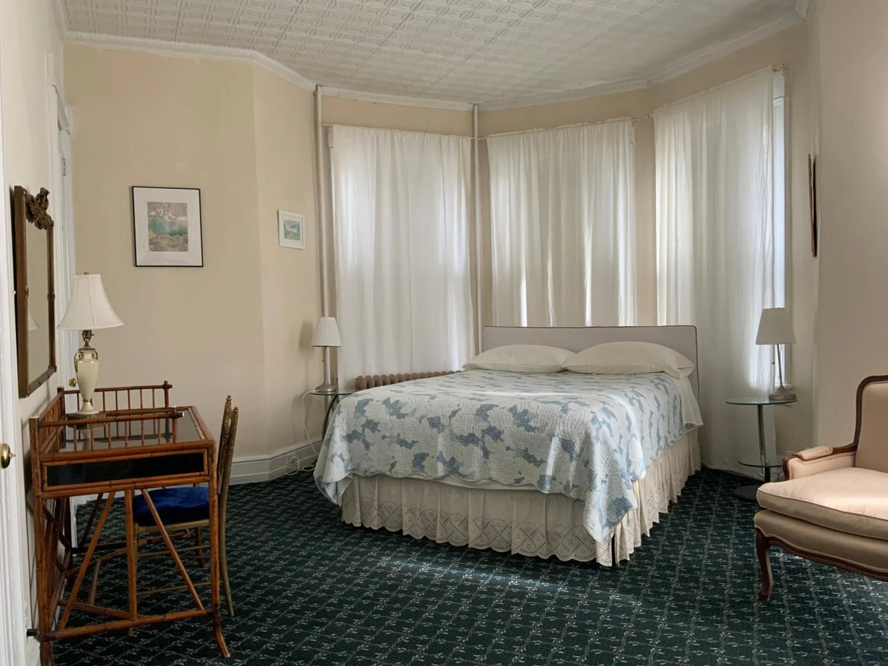 Bedroom, Bed in Fort Pl B&B and Gallery