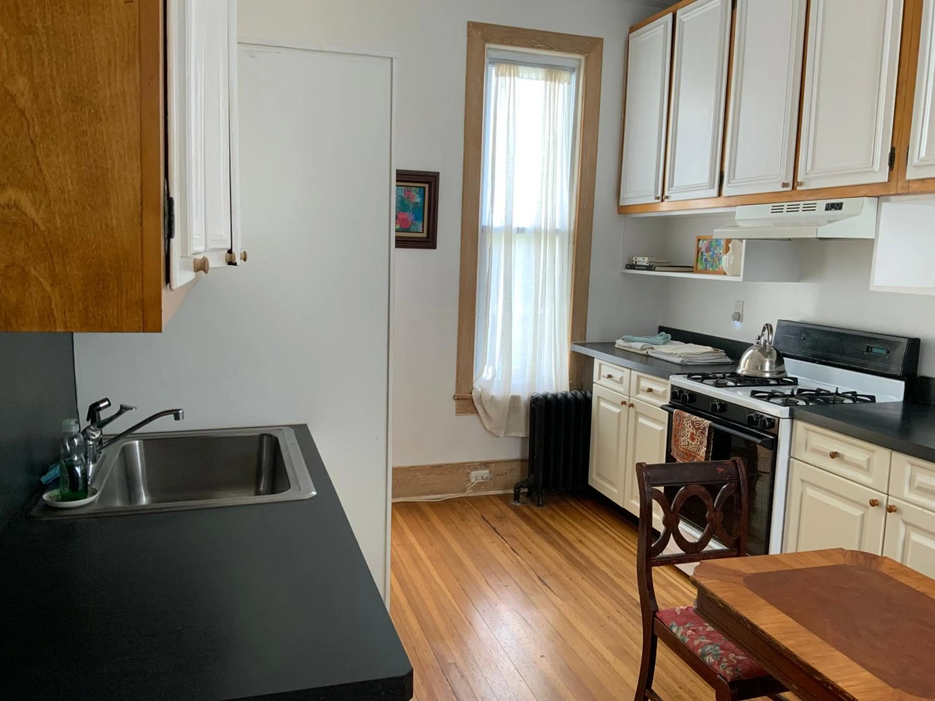 kitchen in Fort Pl B&B and Gallery