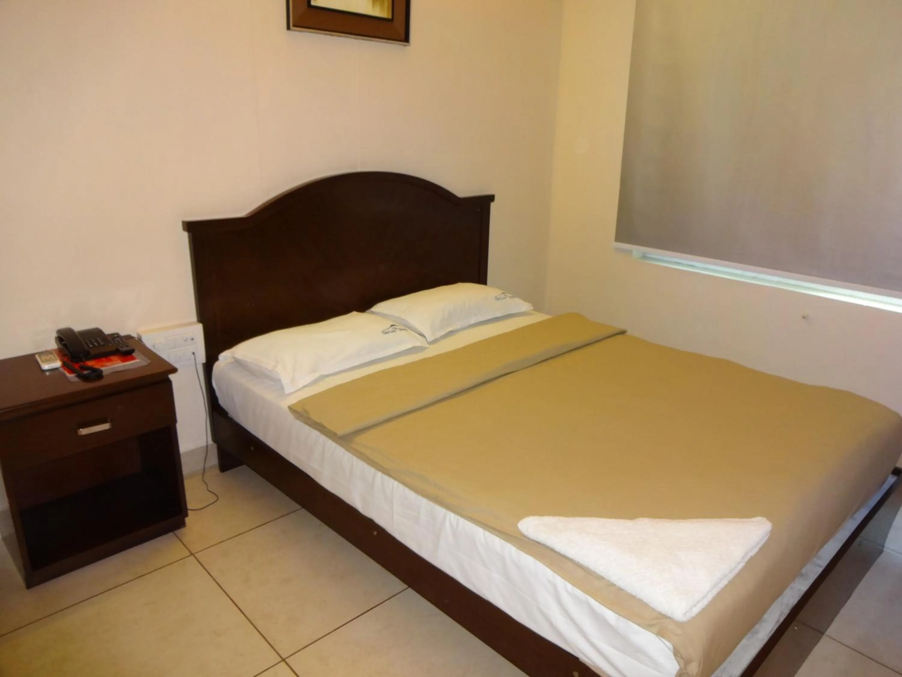 Photo of the whole room, Bed in Hotel Sky Lite