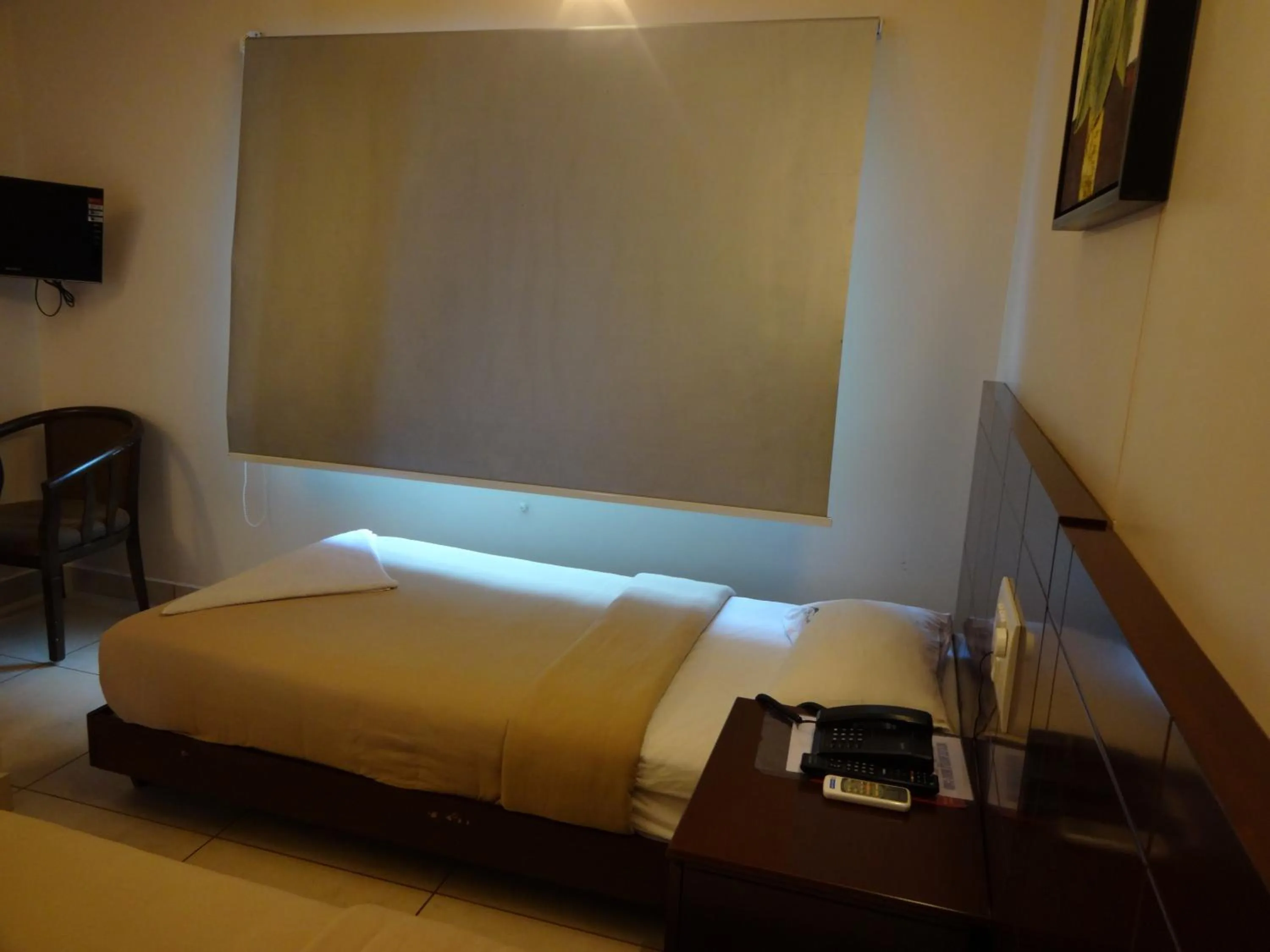 Photo of the whole room, Bed in Hotel Sky Lite