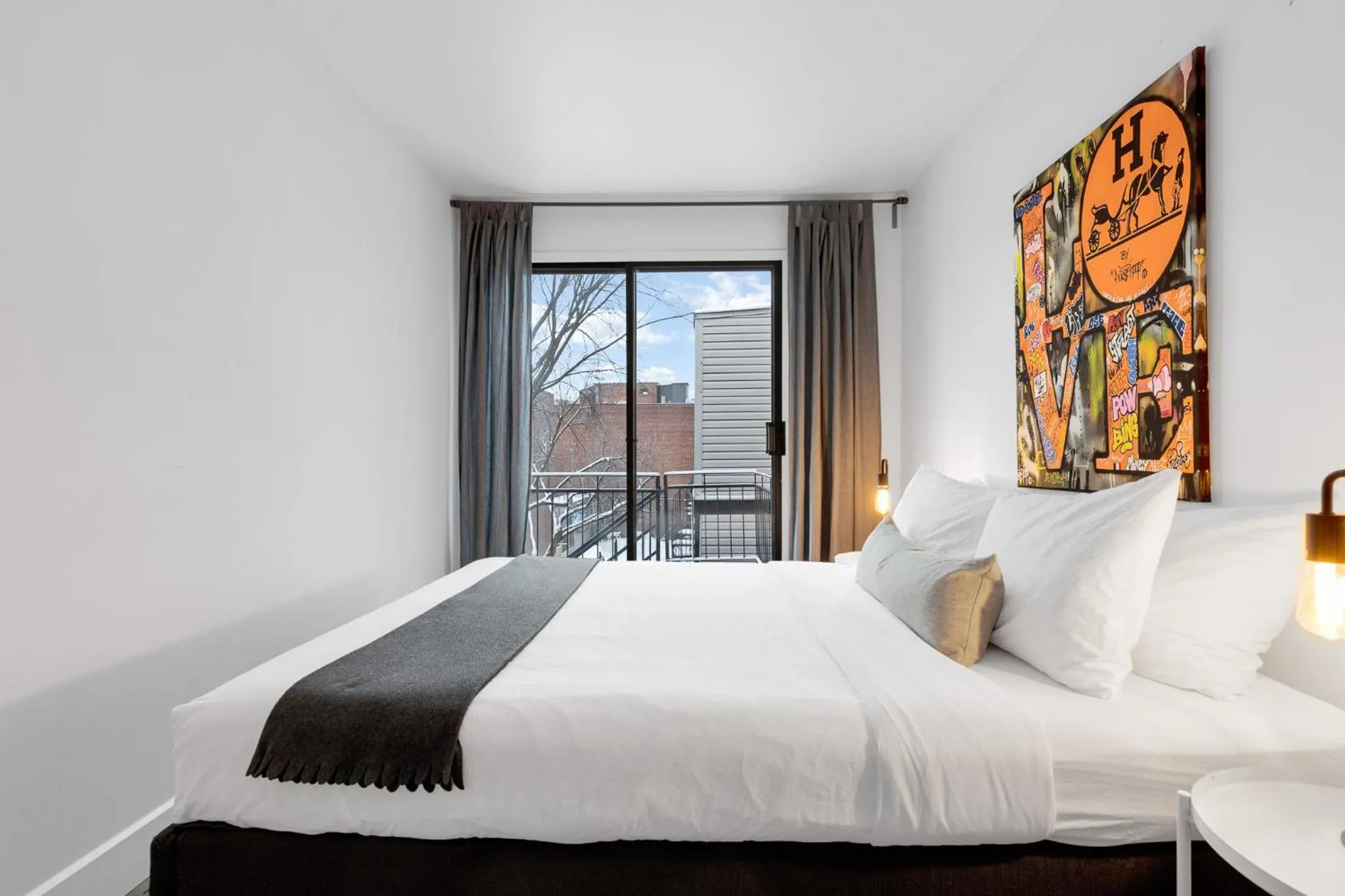 Bed in LiV MTL Urban