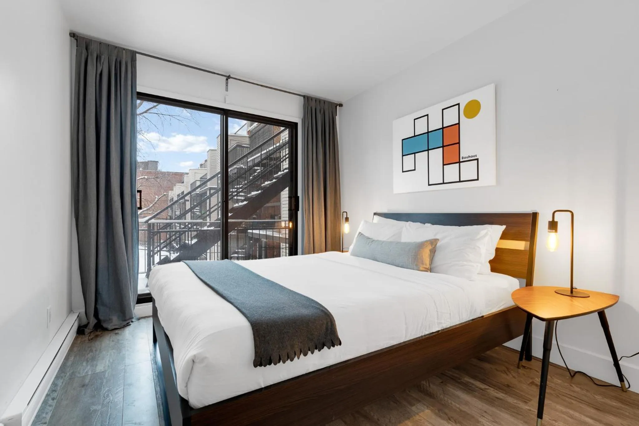 Bed in LiV MTL Urban