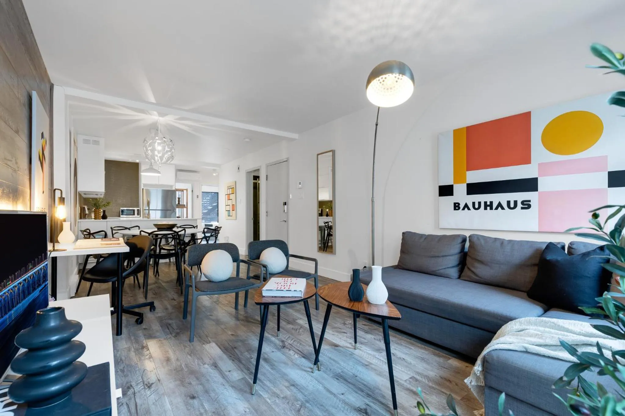 TV and multimedia in LiV MTL Urban