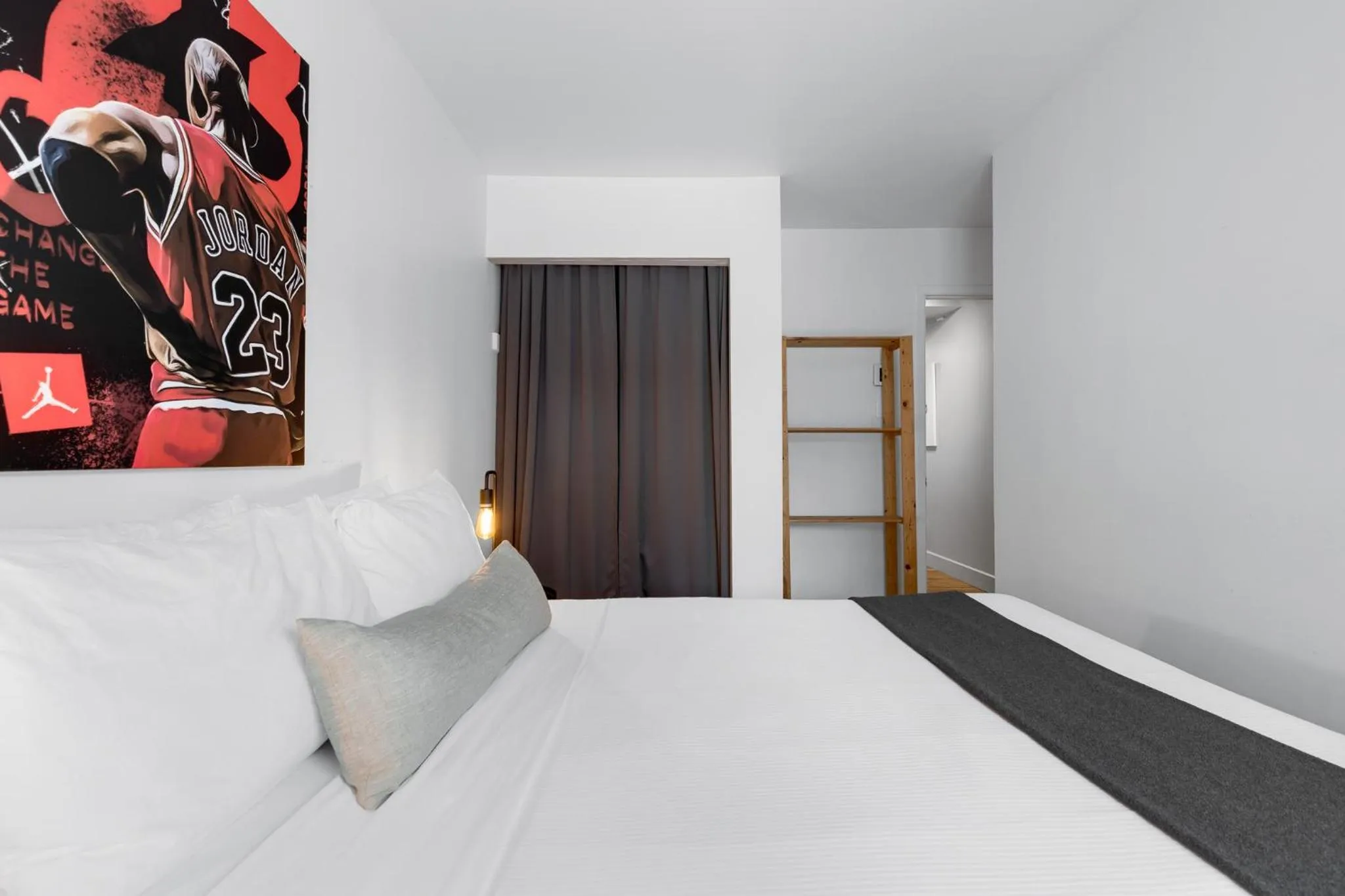 Bed in LiV MTL Urban