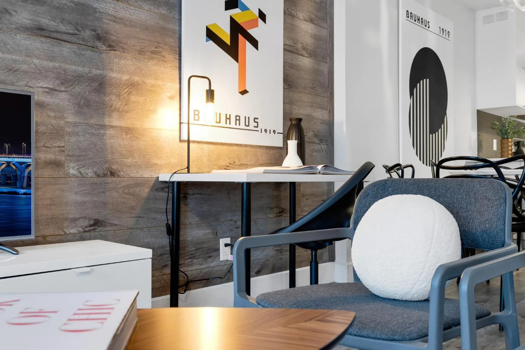 TV and multimedia in LiV MTL Urban