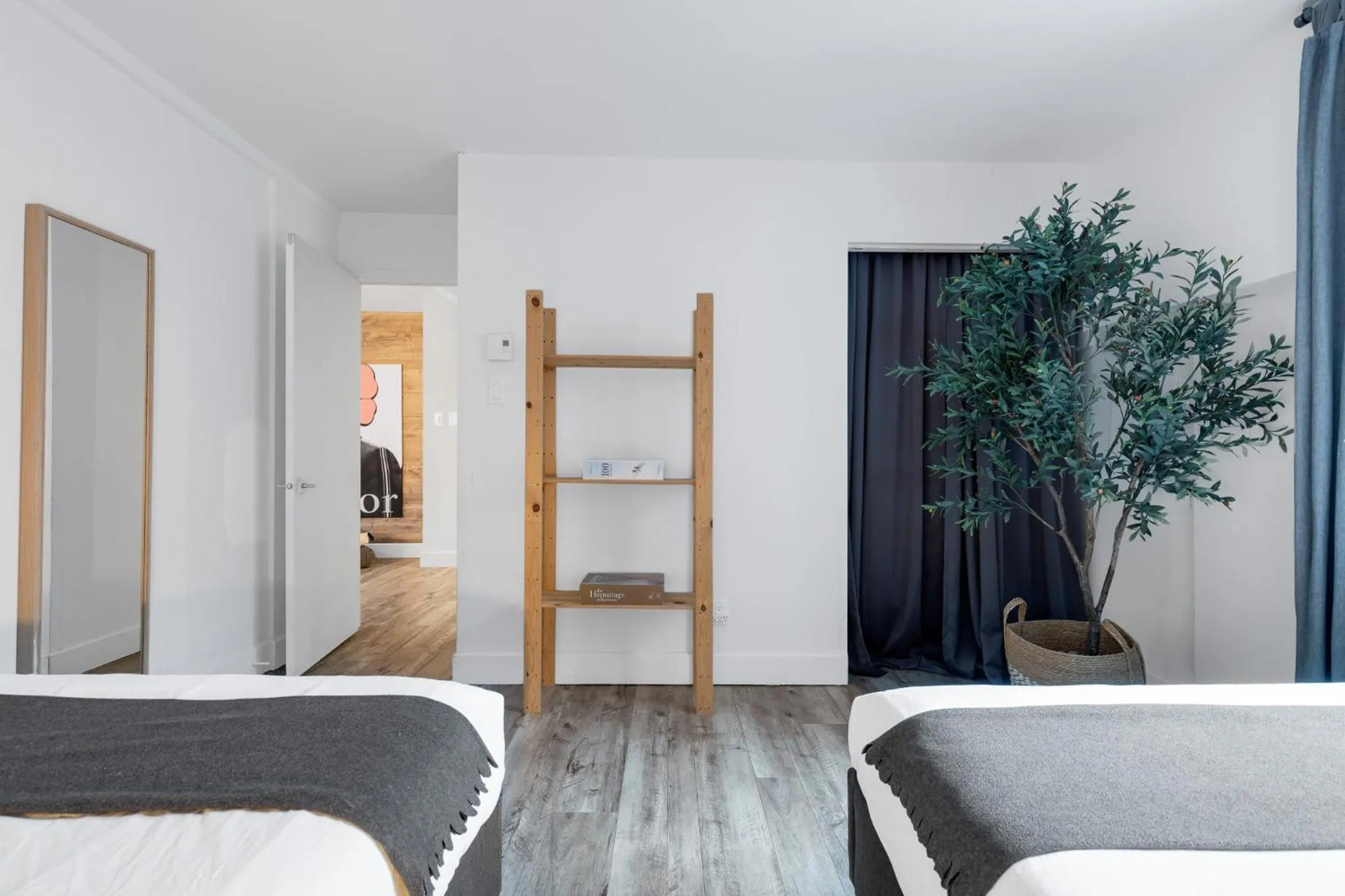 Bed in LiV MTL Urban