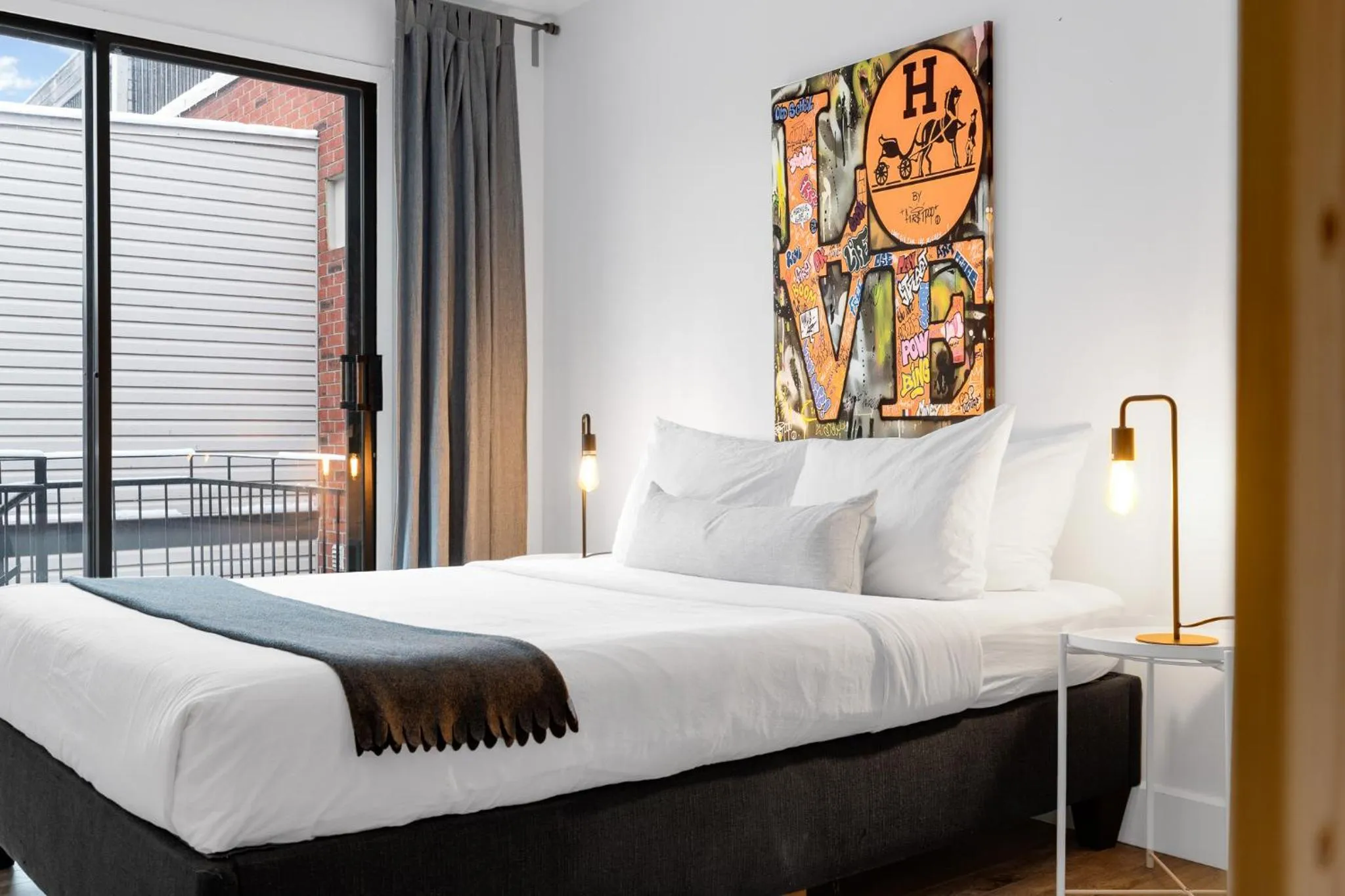 Bed in LiV MTL Urban