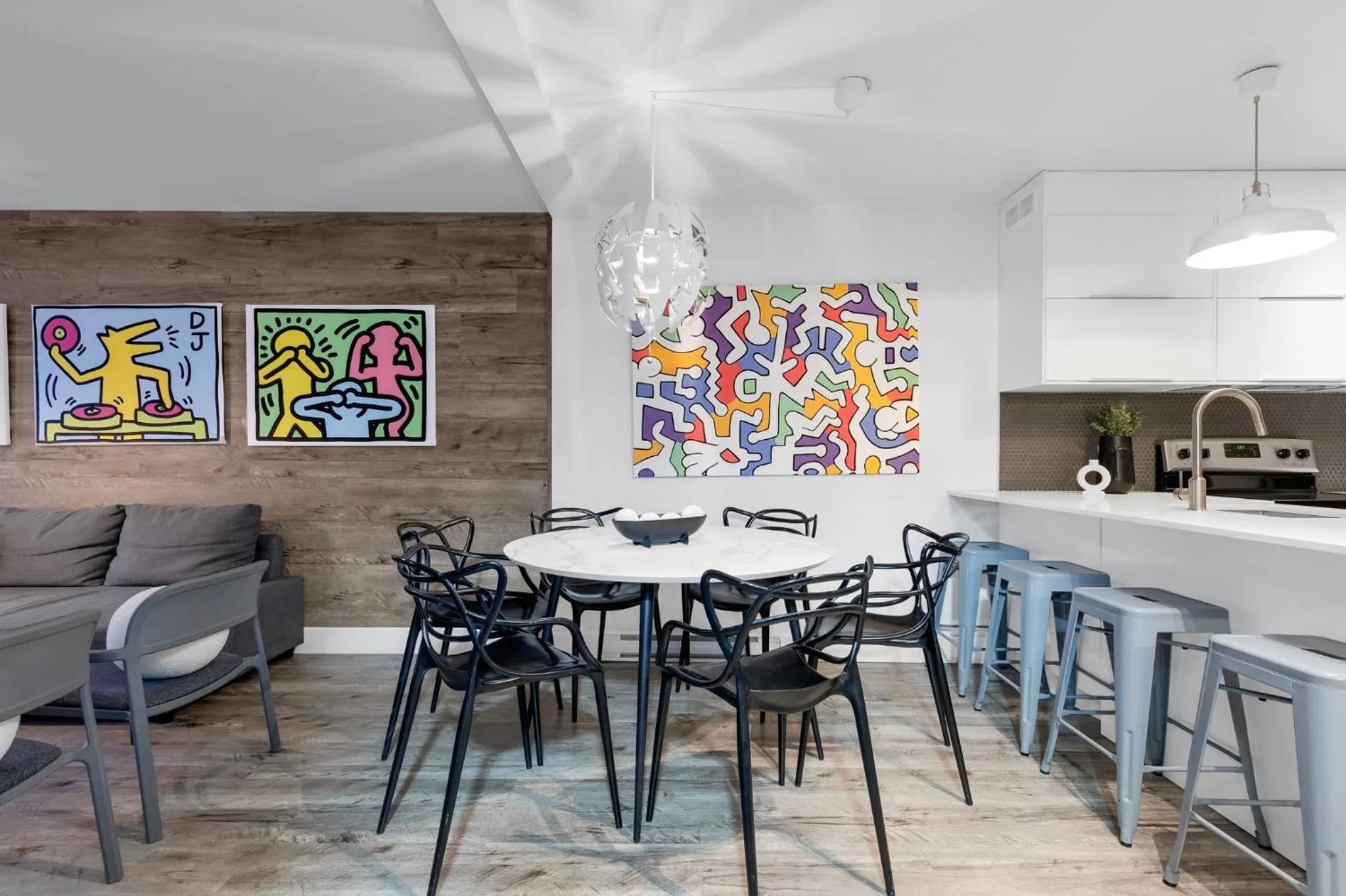 Kitchen or kitchenette in LiV MTL Urban