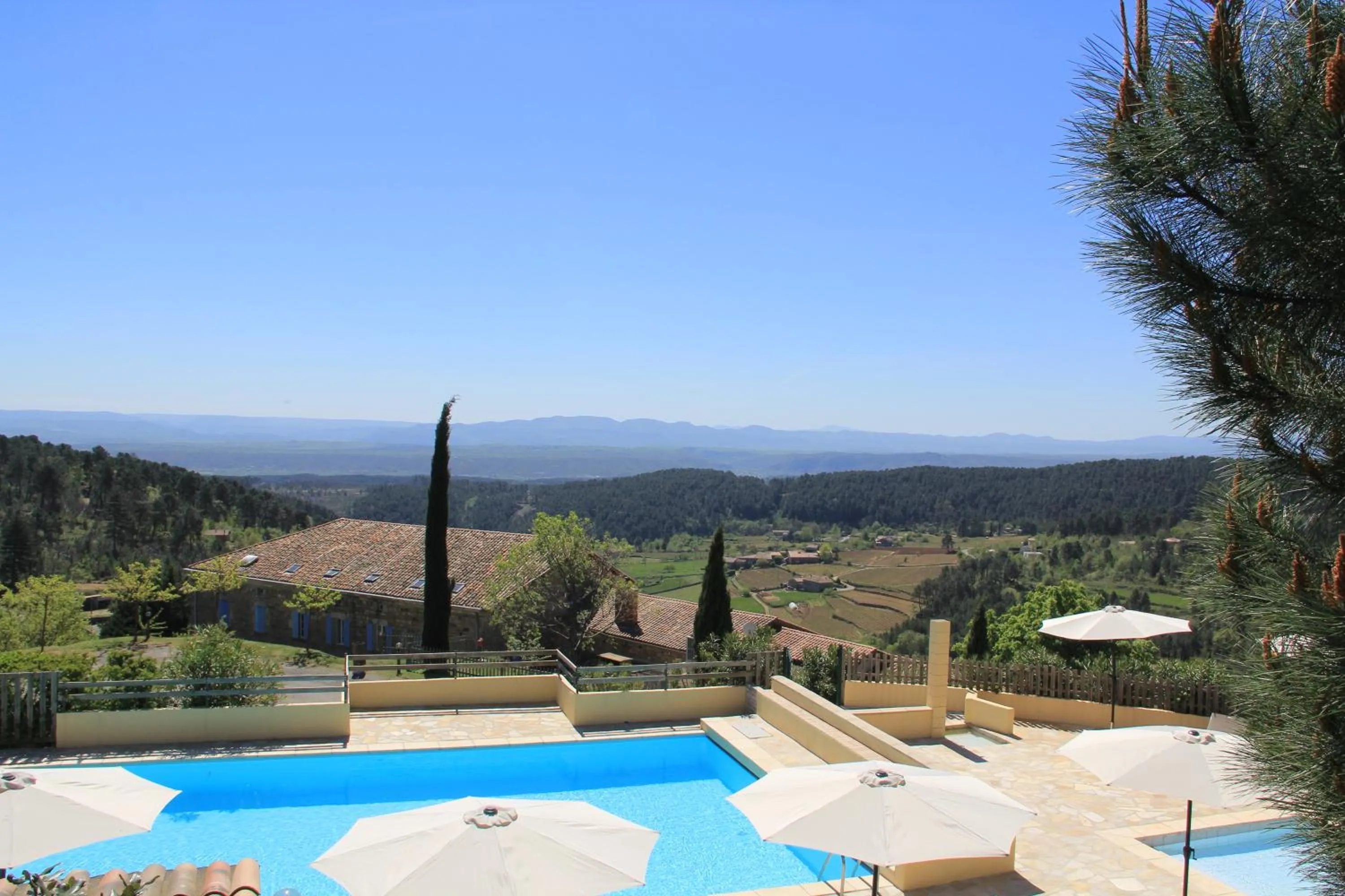 Pool view in La Bastide de Sanilhac