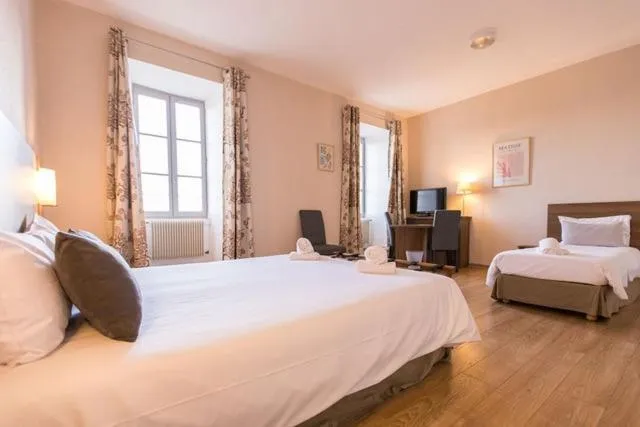 Photo of the whole room, Bed in La Bastide de Sanilhac