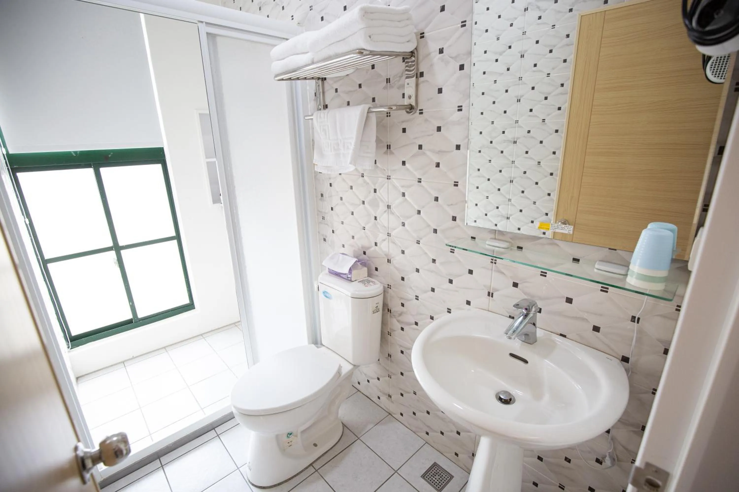 Jia-Jia Business Hotel