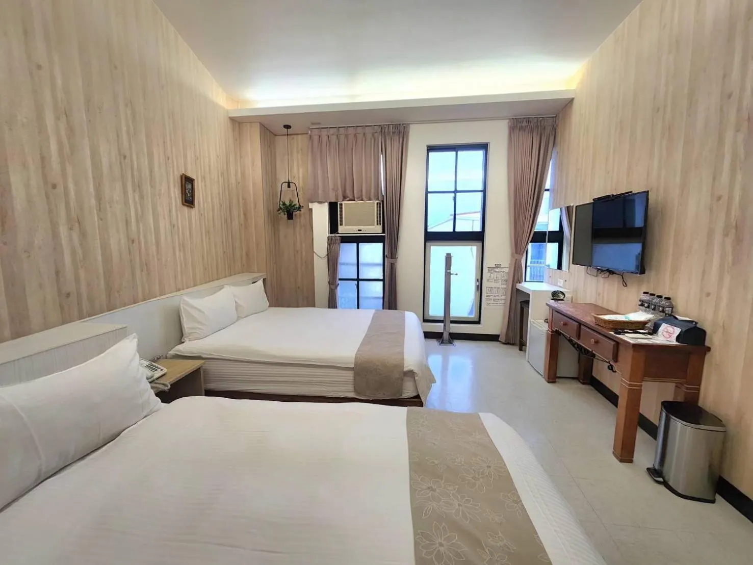 Bed in Jia-Jia Business Hotel