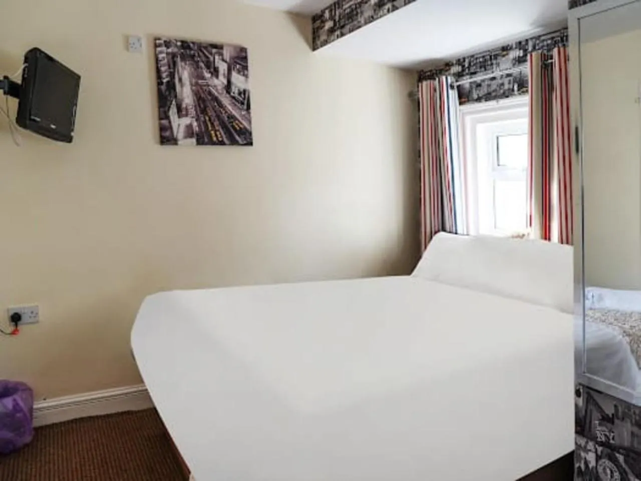 Bedroom, Bed in The Shores Hotel, Central Blackpool