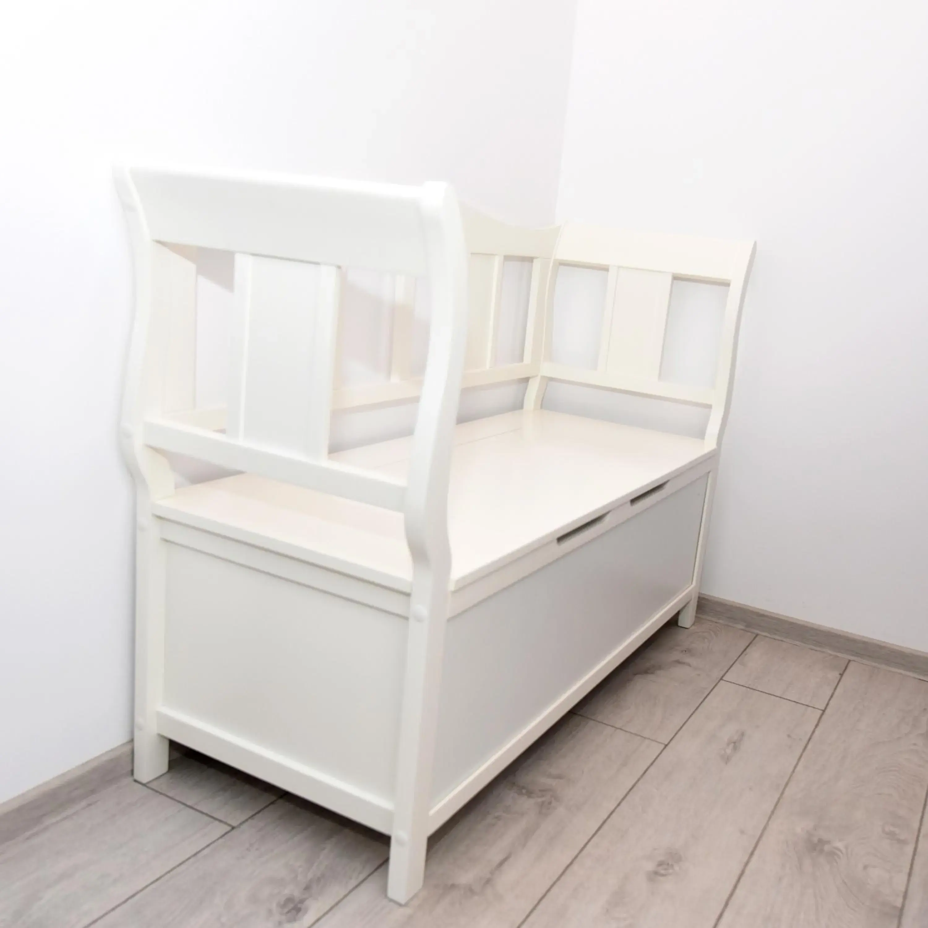 Decorative detail, Bed in Best Apartment Suceava Decorative detail, Bed in Best Apartment Suceava