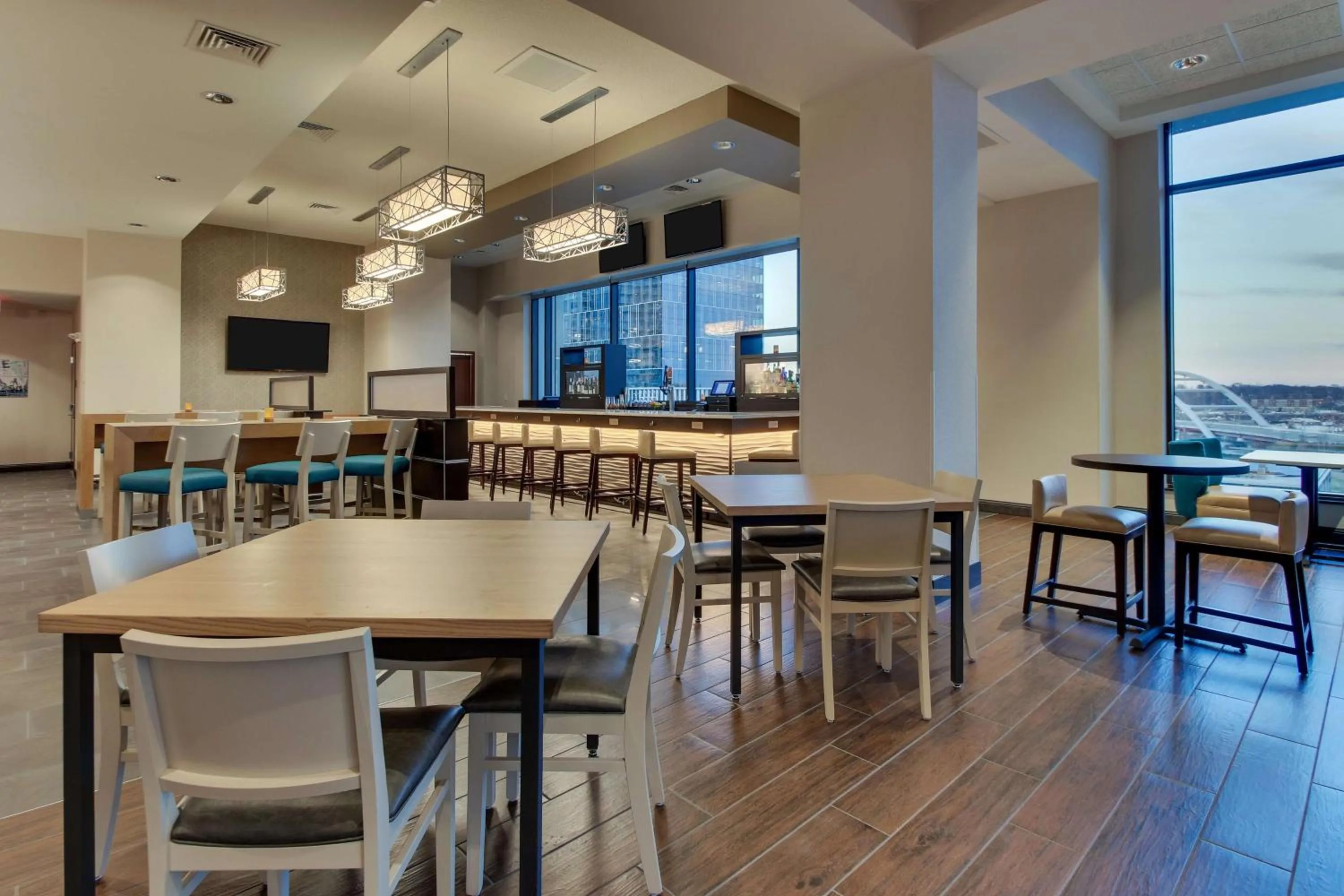 Lounge or bar in Drury Plaza Hotel Nashville Downtown