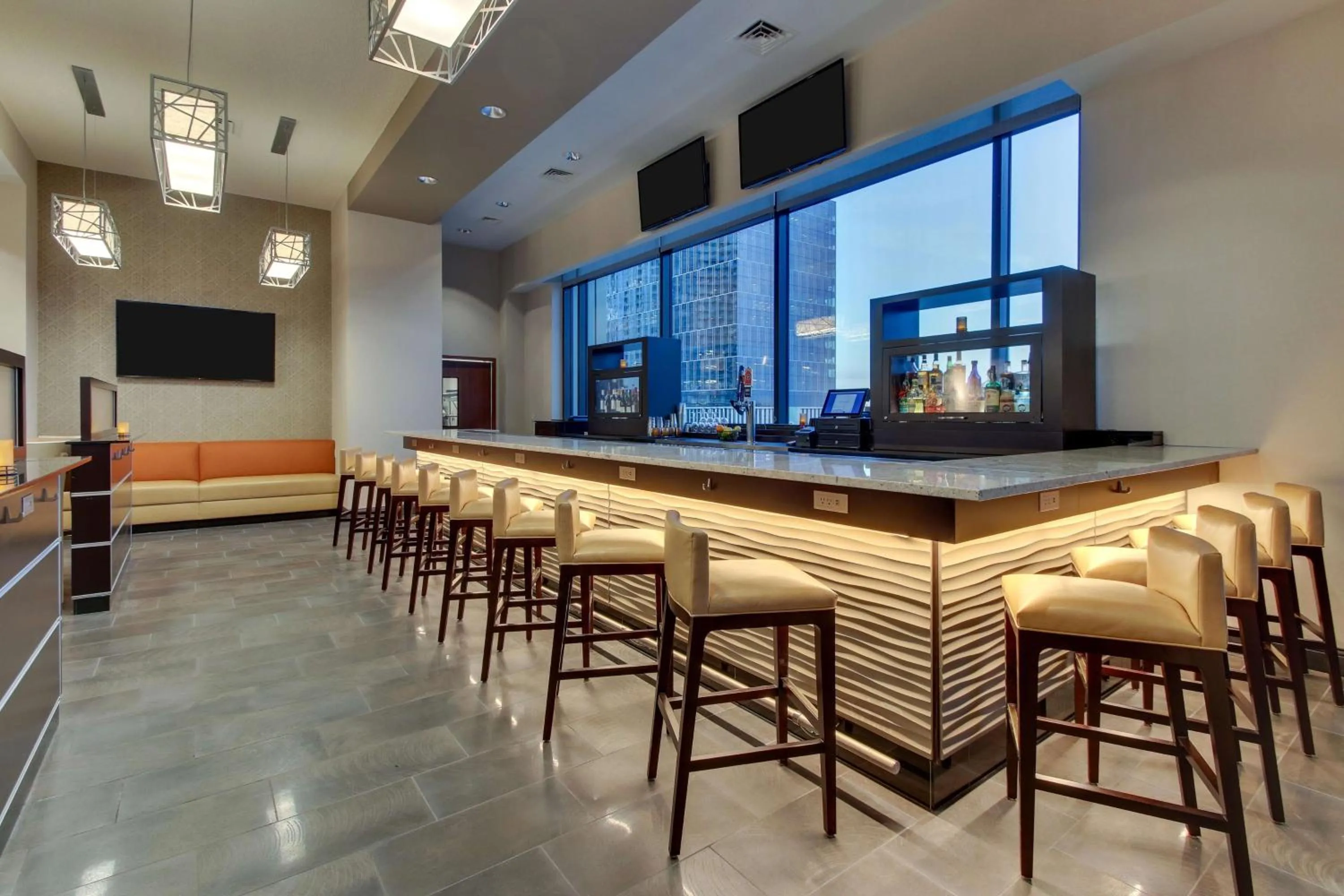 Lounge or bar in Drury Plaza Hotel Nashville Downtown