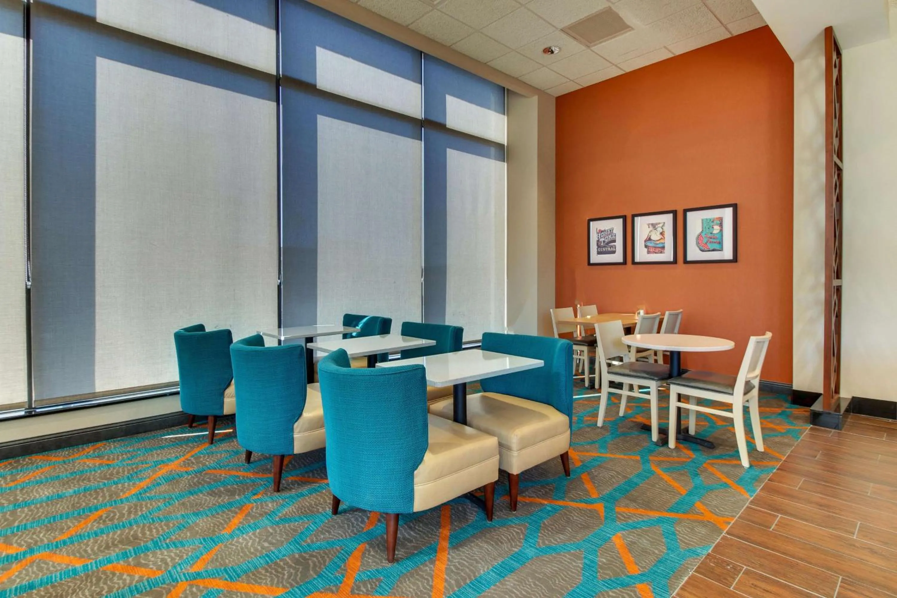 Breakfast in Drury Plaza Hotel Nashville Downtown