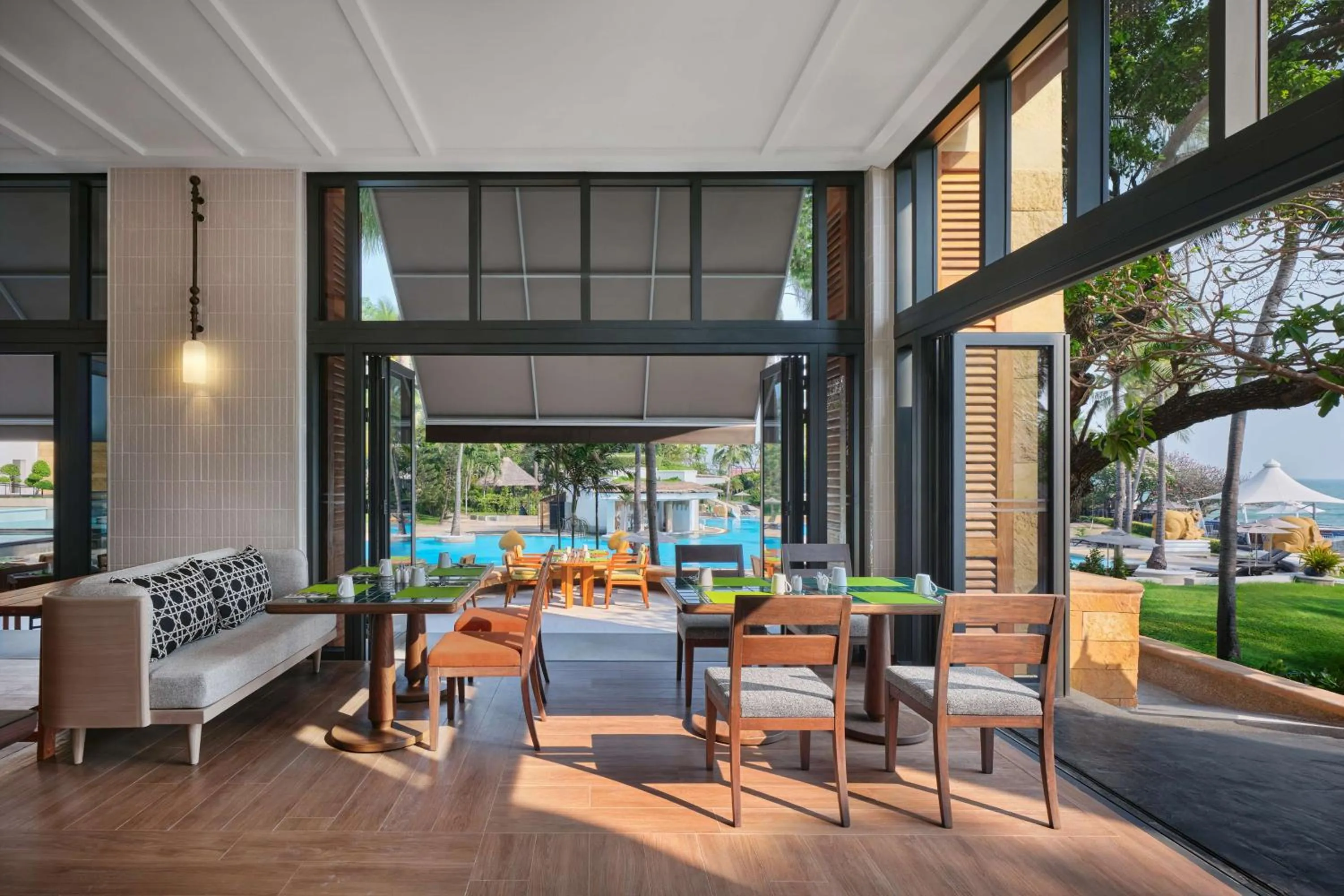 Restaurant/places to eat in Hilton Hua Hin Resort & Spa