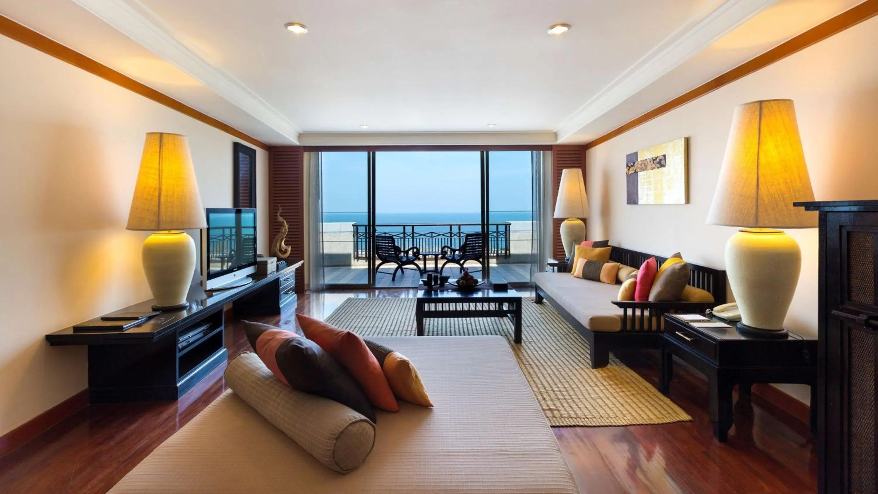 Living room, Bed in Hilton Hua Hin Resort & Spa