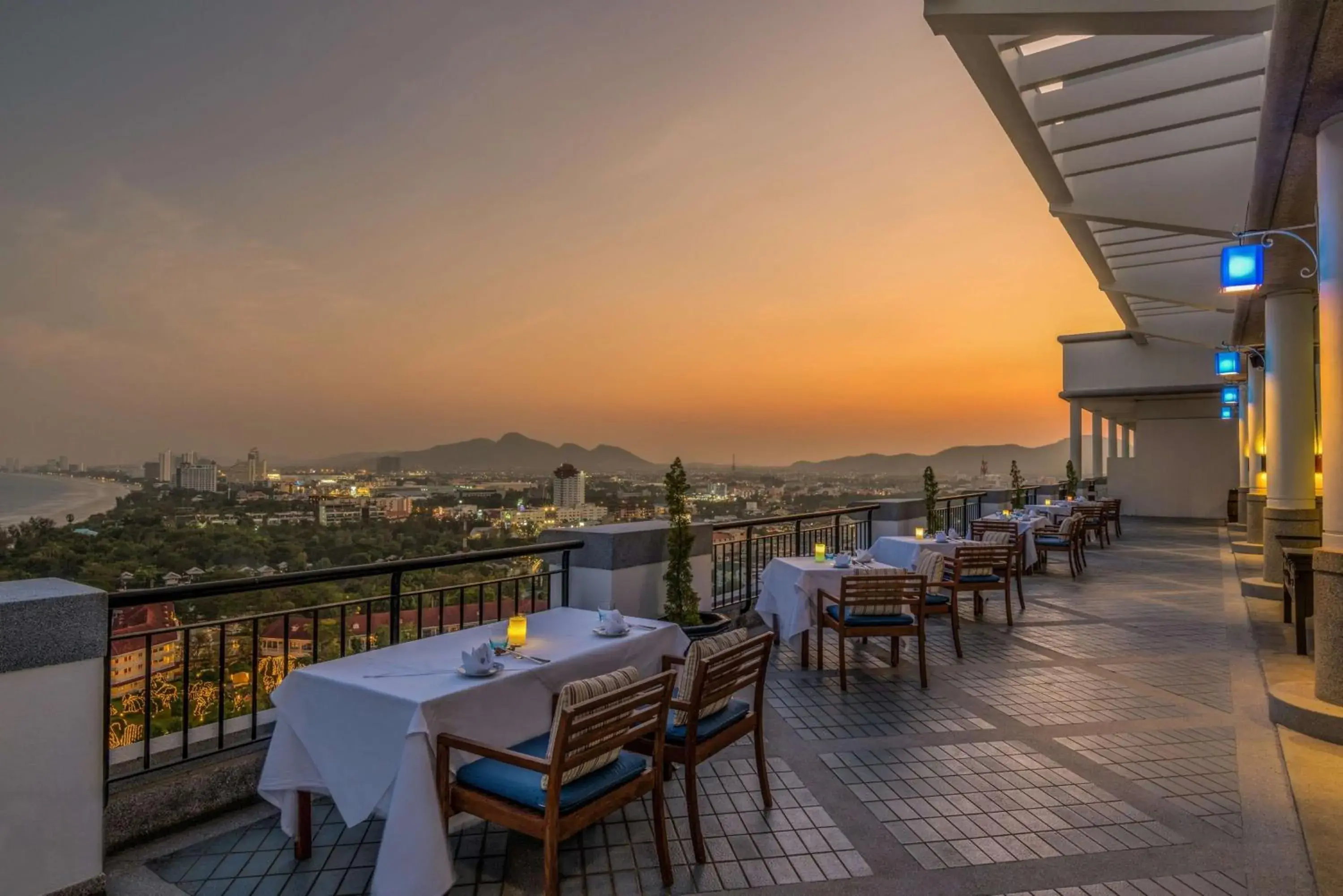 Restaurant/places to eat in Hilton Hua Hin Resort & Spa Restaurant/places to eat in Hilton Hua Hin Resort & Spa
