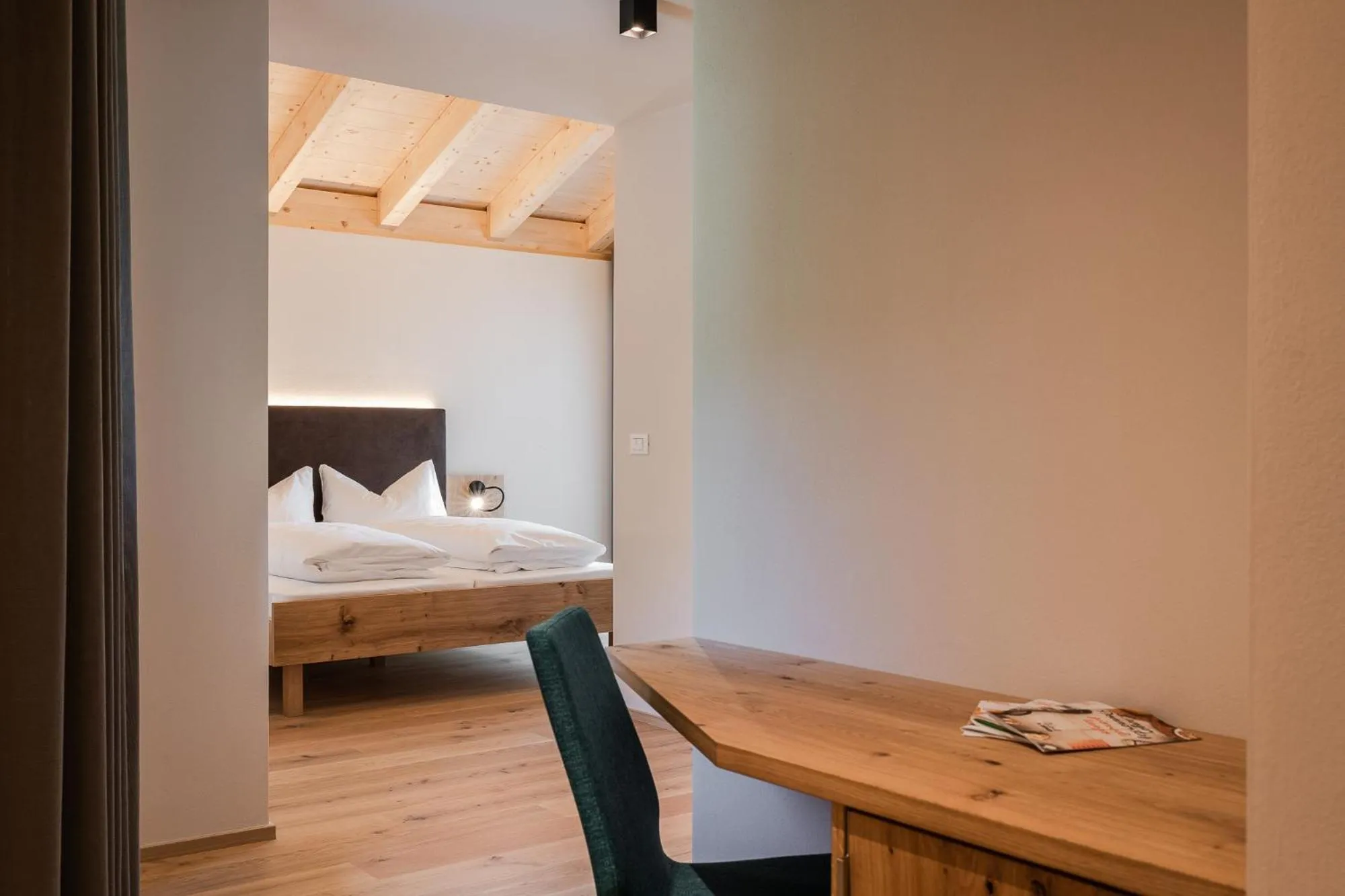 Photo of the whole room, Bed in Aparthotel Abiná Lana Höhe