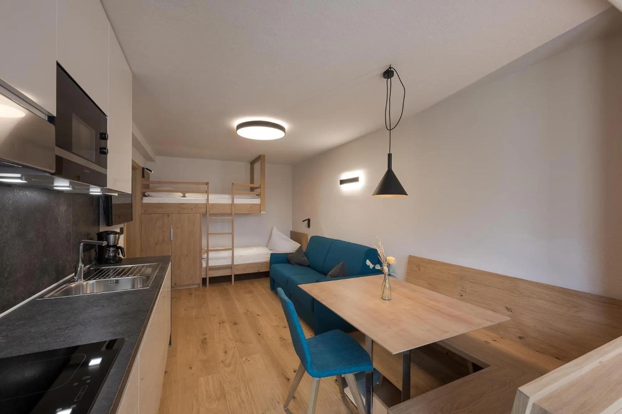 Kitchen or kitchenette, Bed in Aparthotel Abiná Lana Höhe