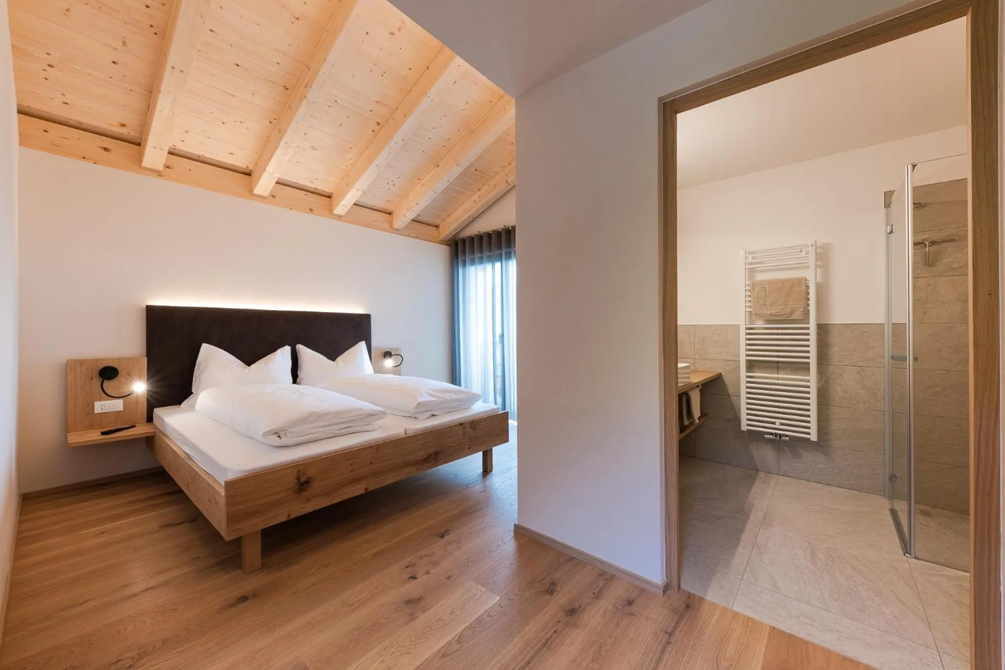 Photo of the whole room, Bed in Aparthotel Abiná Lana Höhe