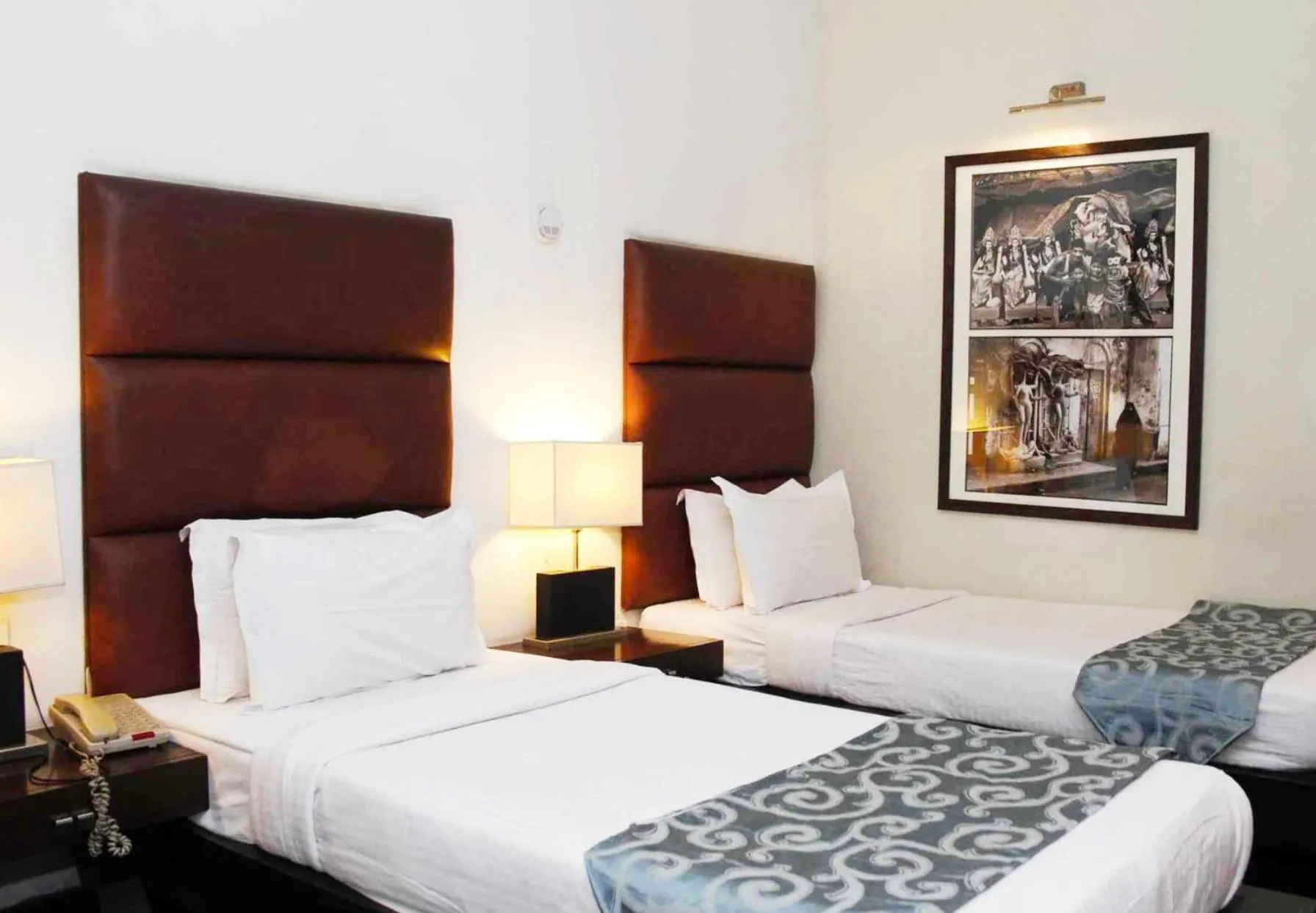 Bed in Hotel Metropole