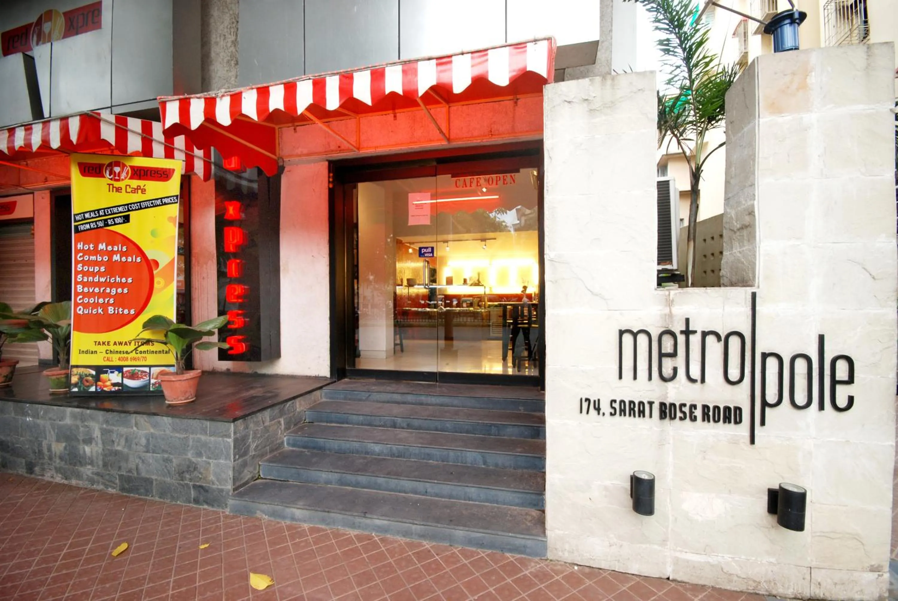 Coffee/tea facilities in Hotel Metropole