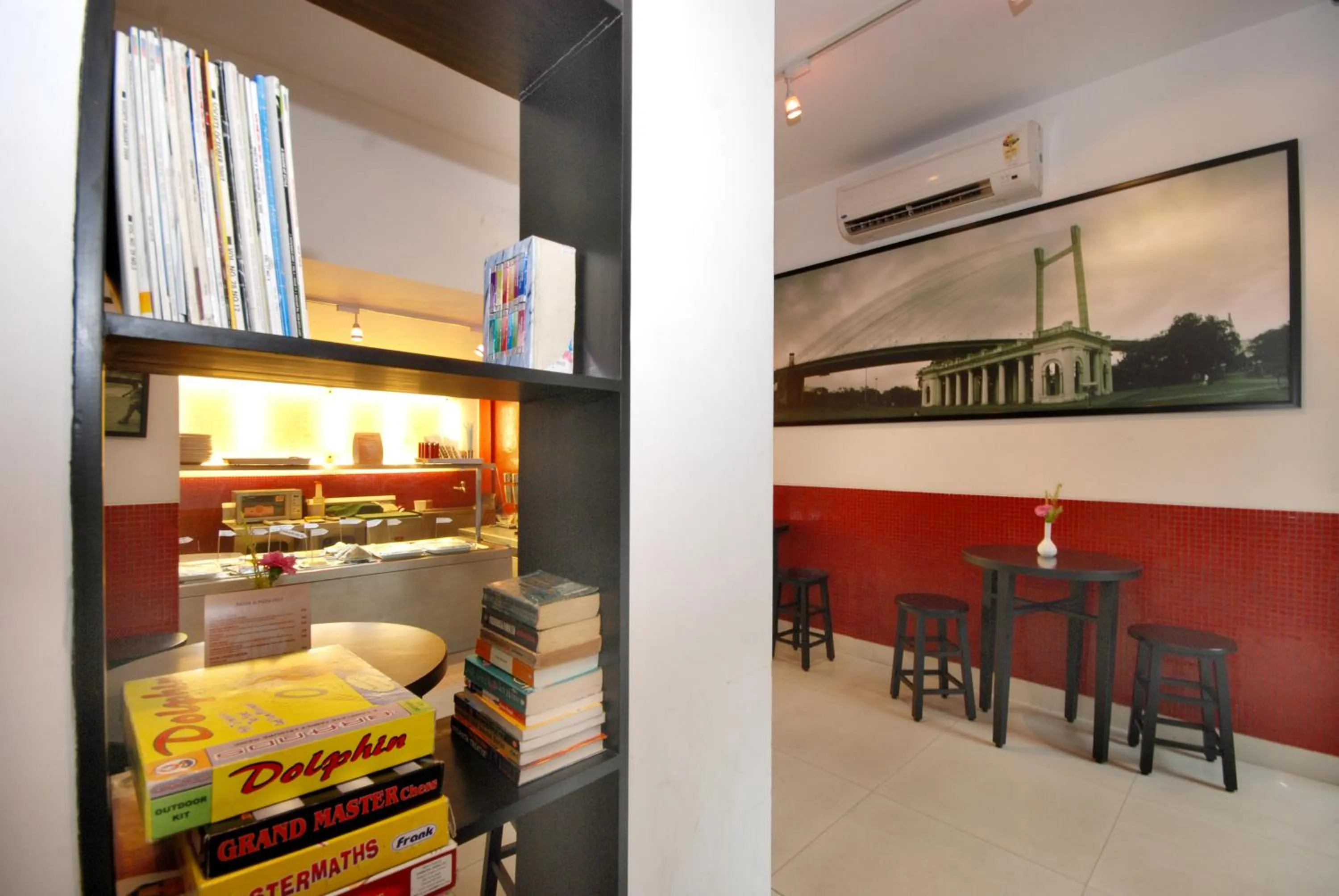 Restaurant/places to eat in Hotel Metropole