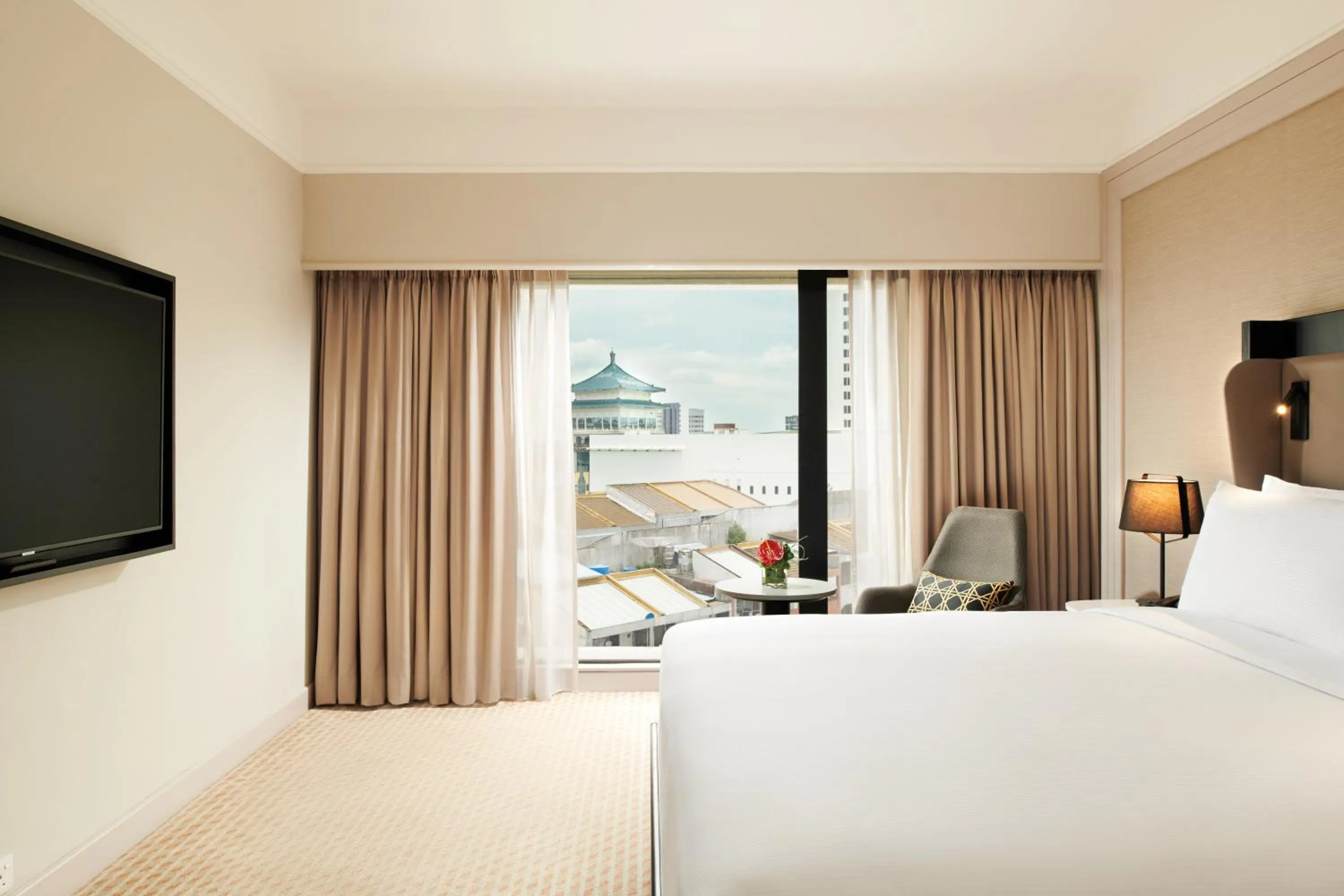 Bedroom, Bed in Hilton Kuching Hotel