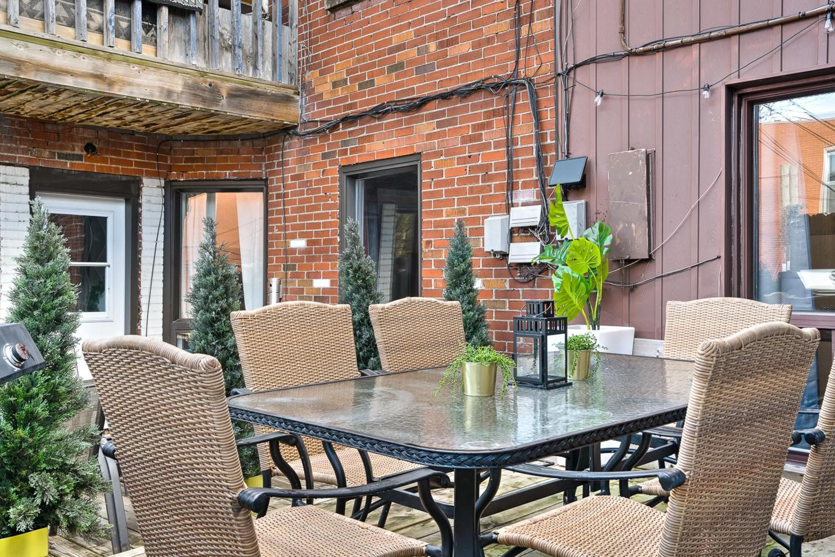 Patio in LiV MTL Avenue