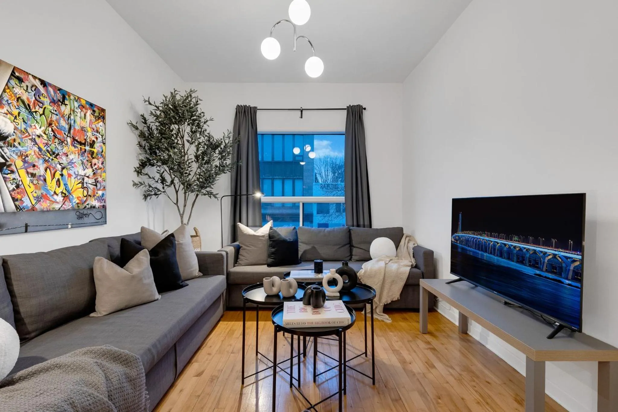 TV and multimedia in LiV MTL Avenue