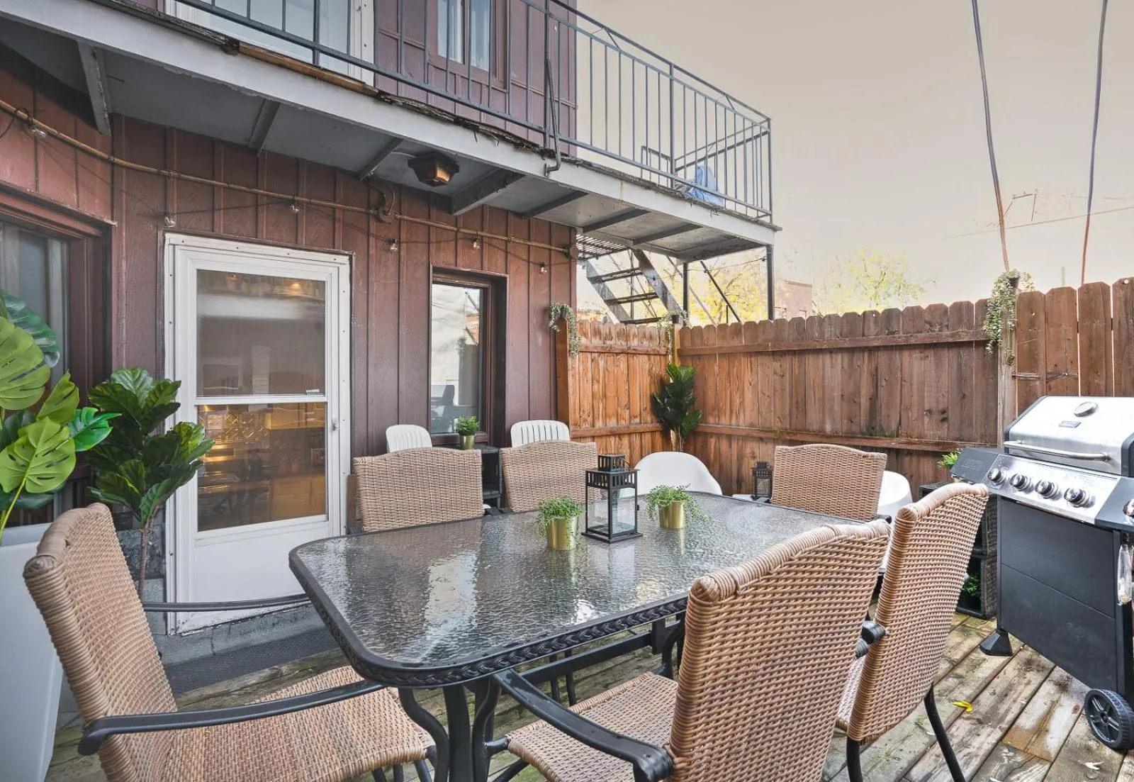 Patio in LiV MTL Avenue