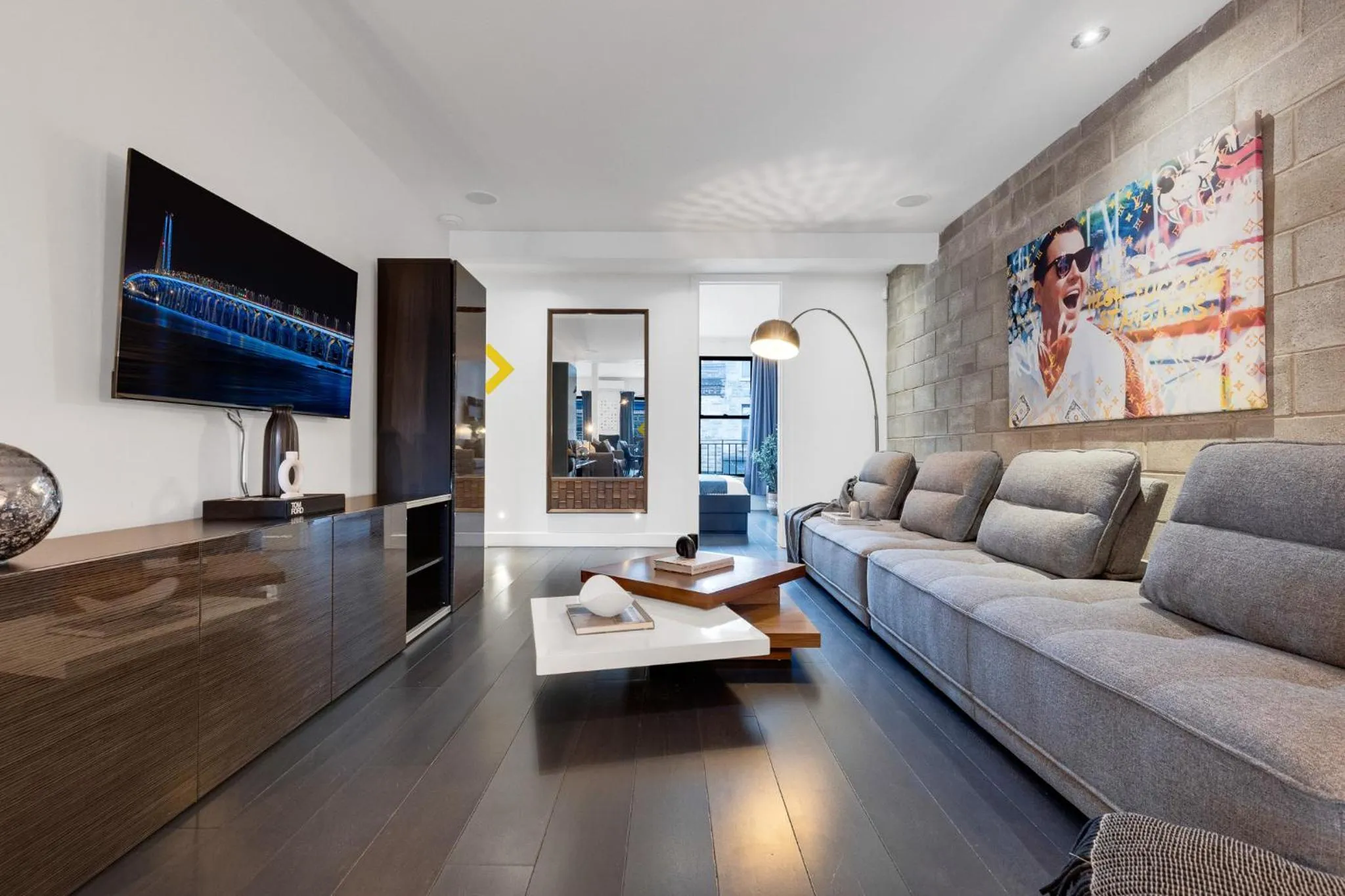 Communal lounge/ TV room in LiV MTL Plato