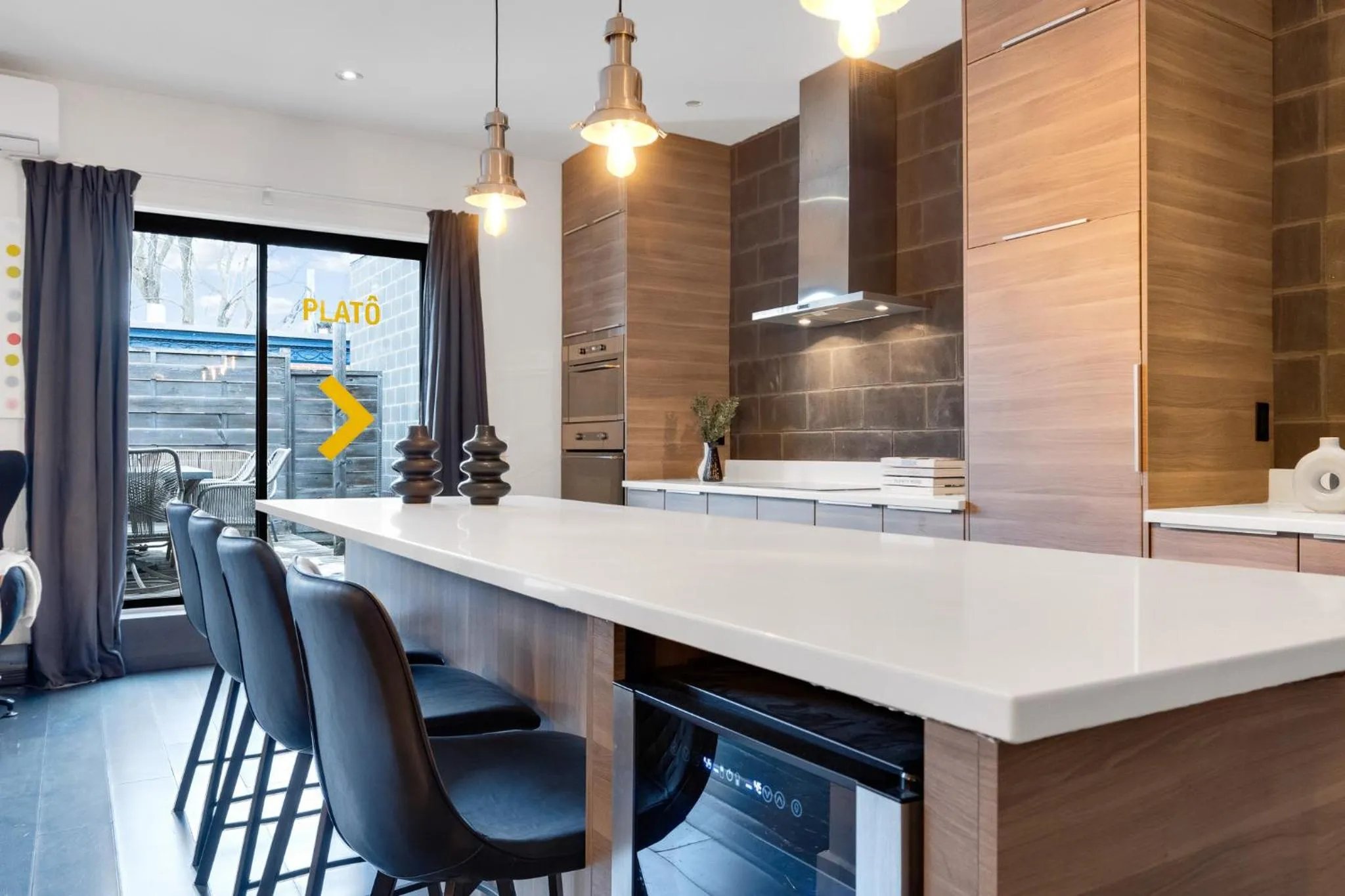 Kitchen or kitchenette in LiV MTL Plato