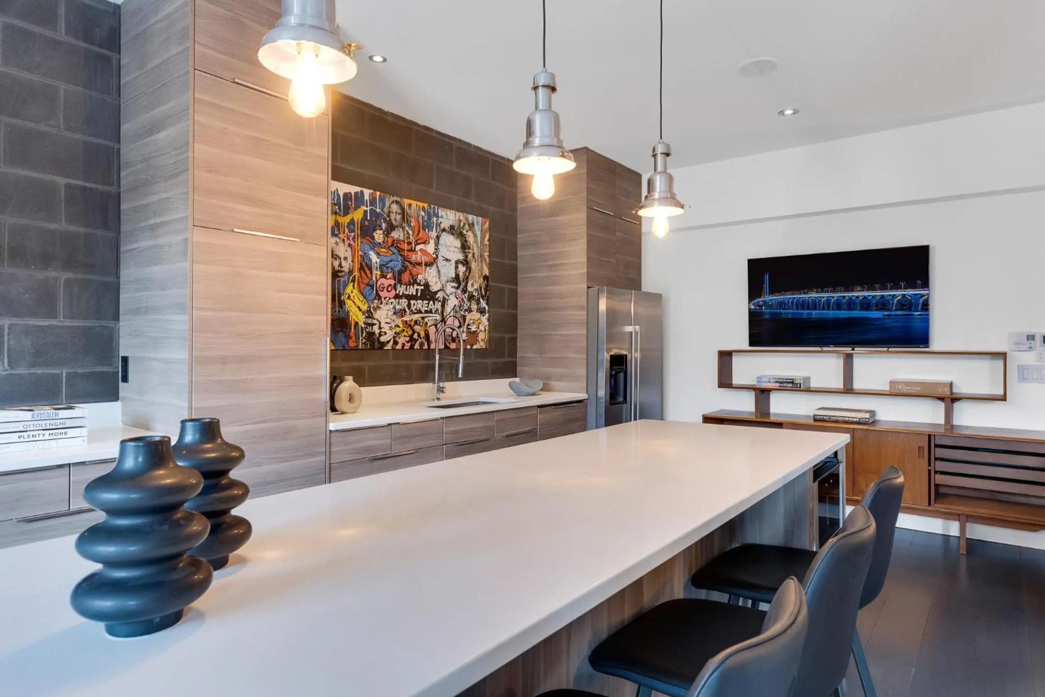 TV and multimedia in LiV MTL Plato