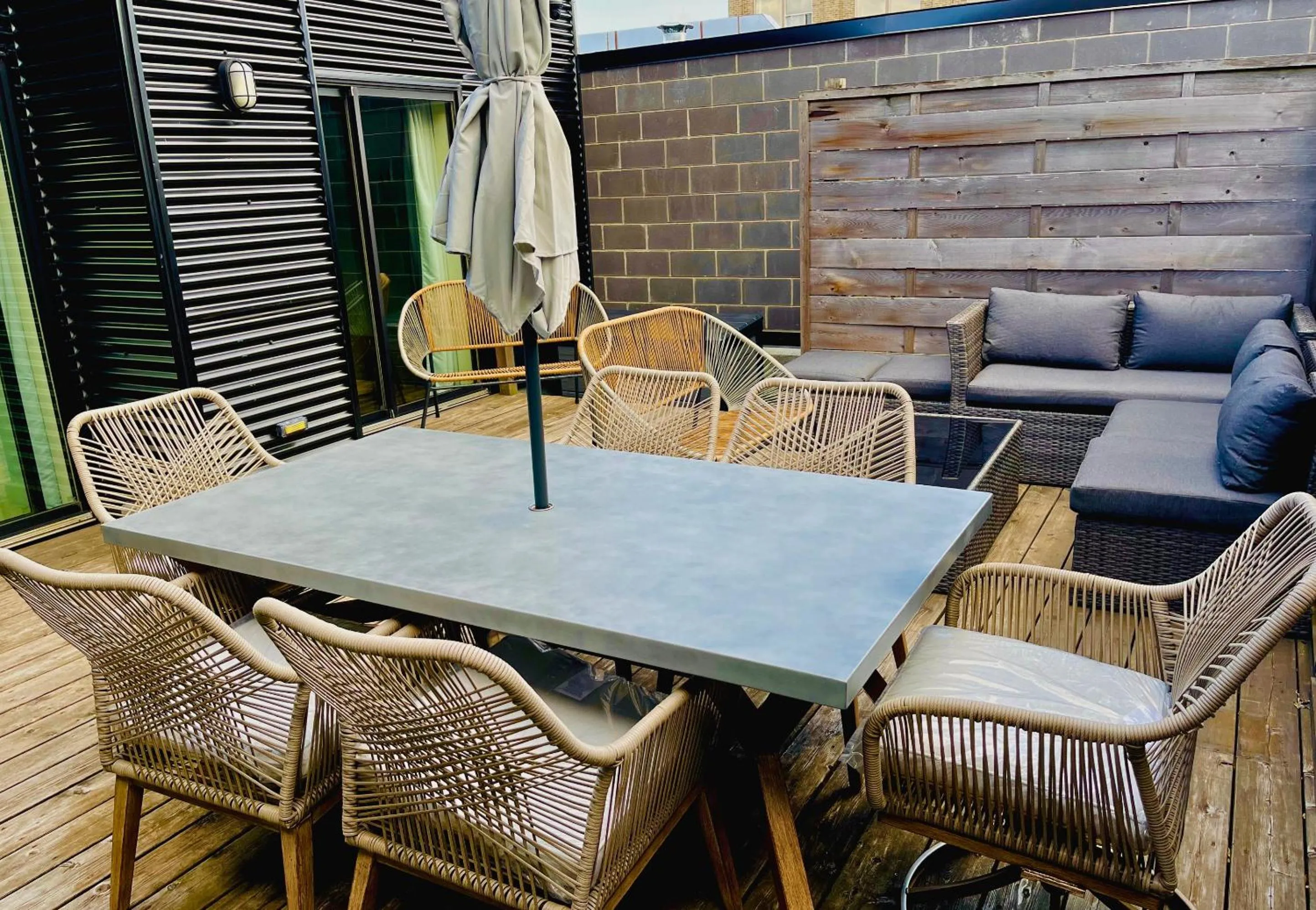 Patio in LiV MTL Plato