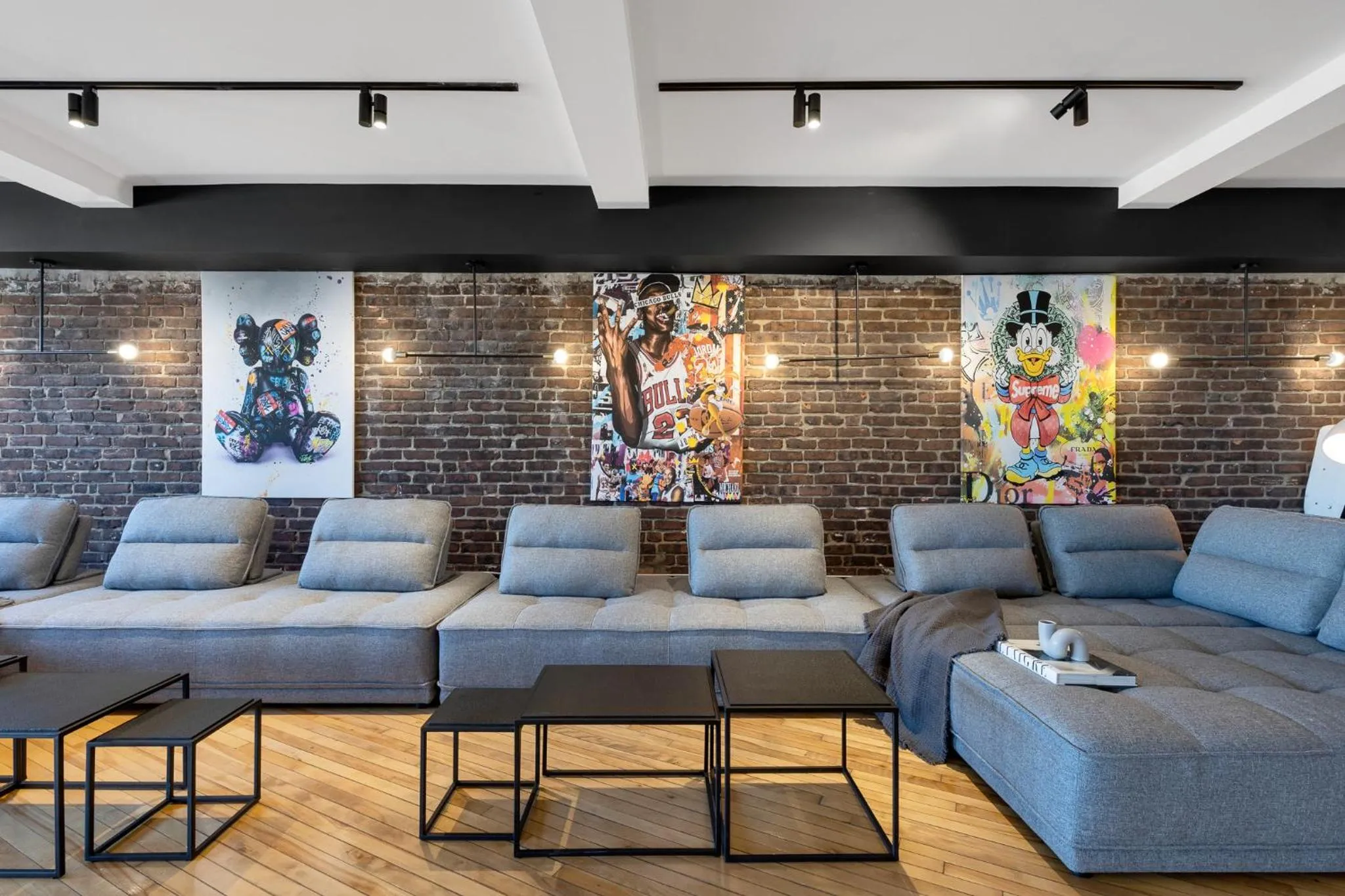 Living room in LiV MTL Plaza