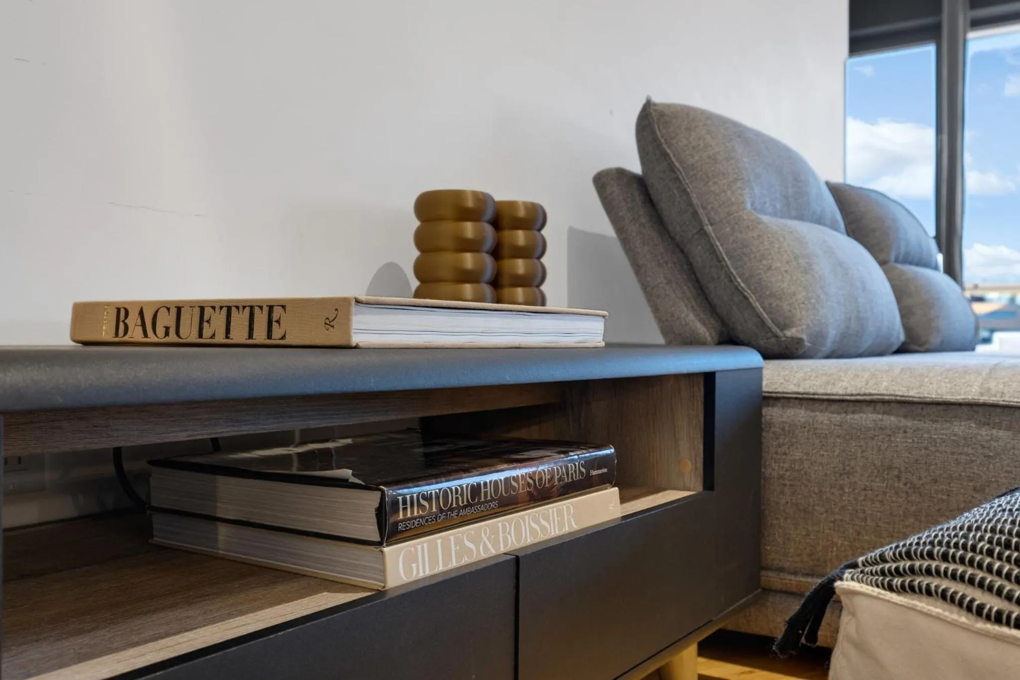 Bed in LiV MTL Plaza