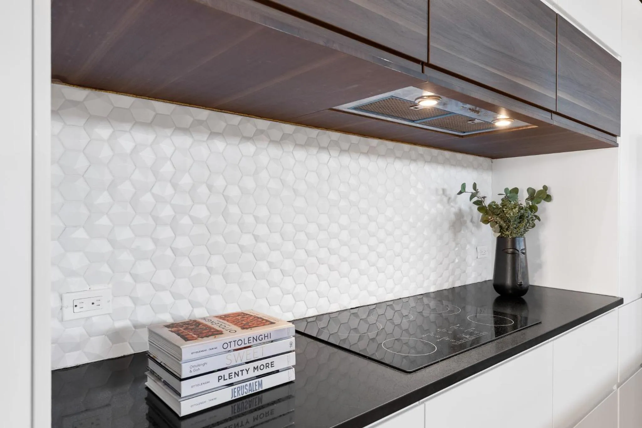 Coffee/tea facilities in LiV MTL Plaza