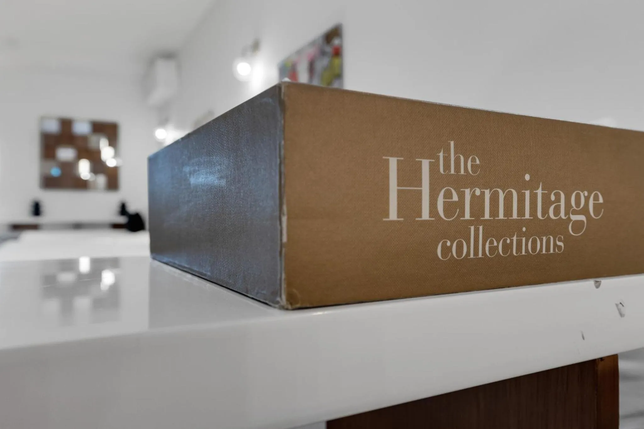 Logo/Certificate/Sign in LiV MTL Plaza